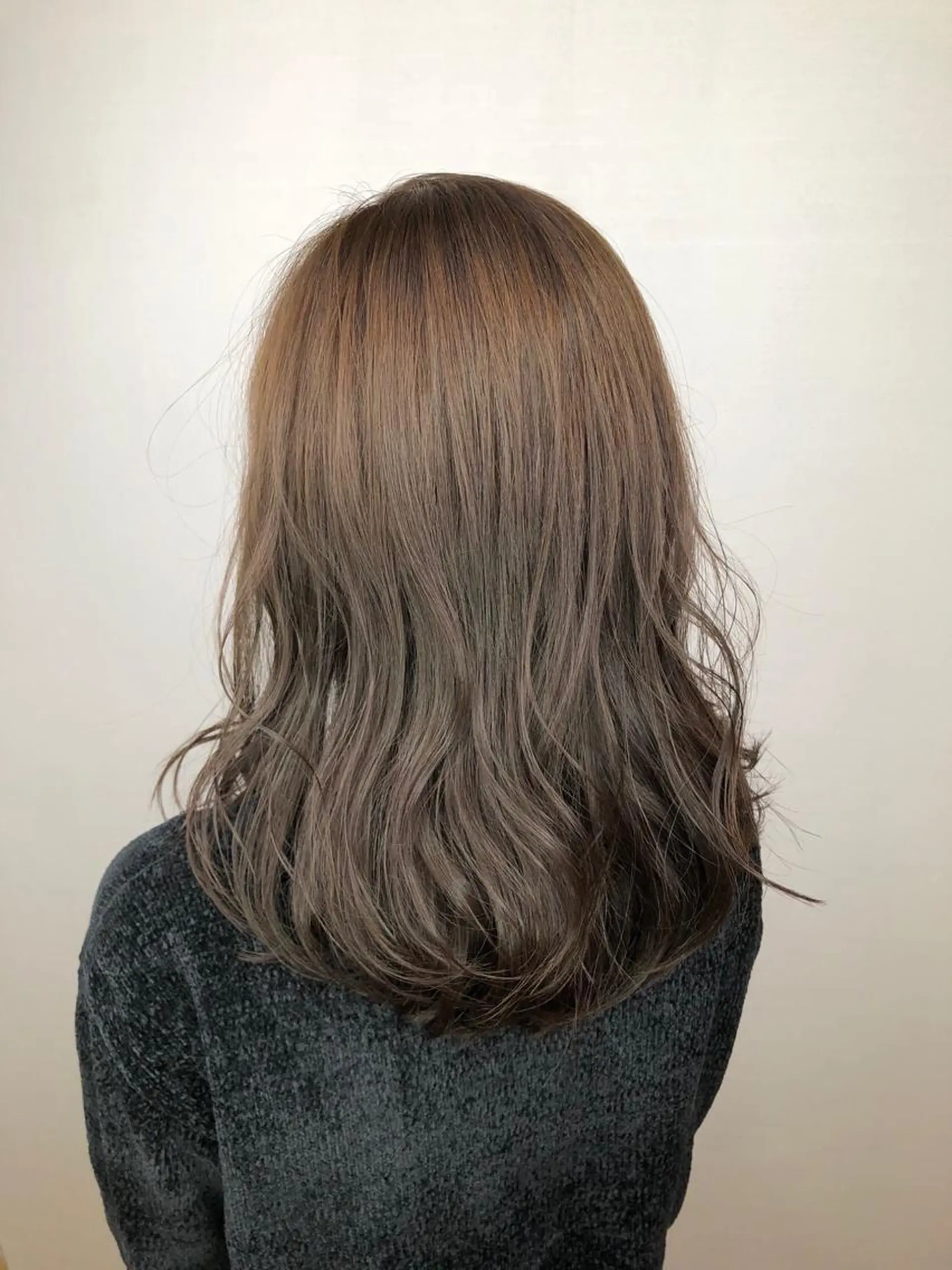 セミロング カラー 透明感カラー イルミナカラー 透明感カラー✨ツヤ髪 廣畑昌志のヘアスタイル