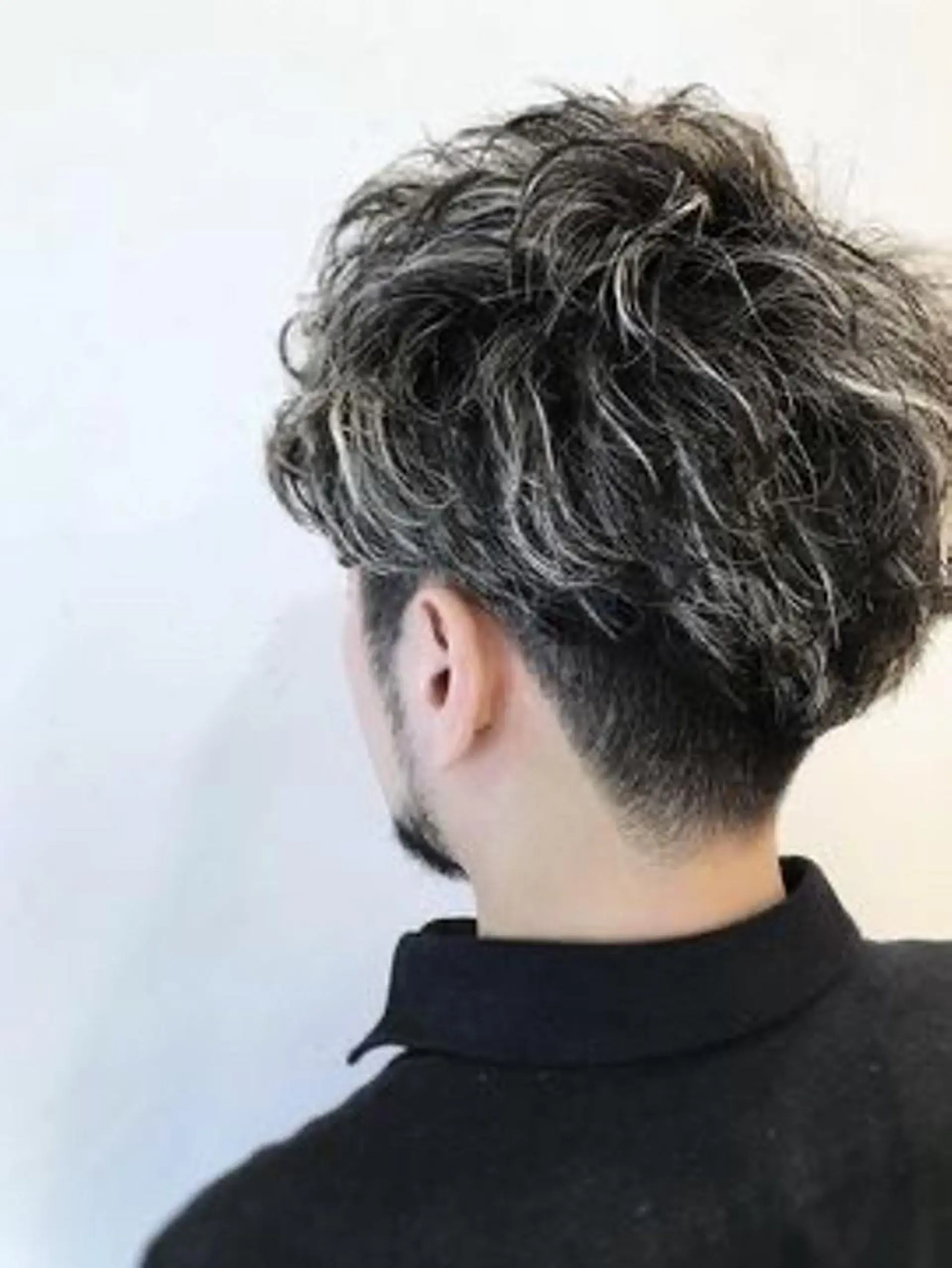 ショート カラー パーマ メンズ メンズハイライト ハイライトカラー ハイライト FOR Men`s hair所属・高橋 一樹のヘアスタイル