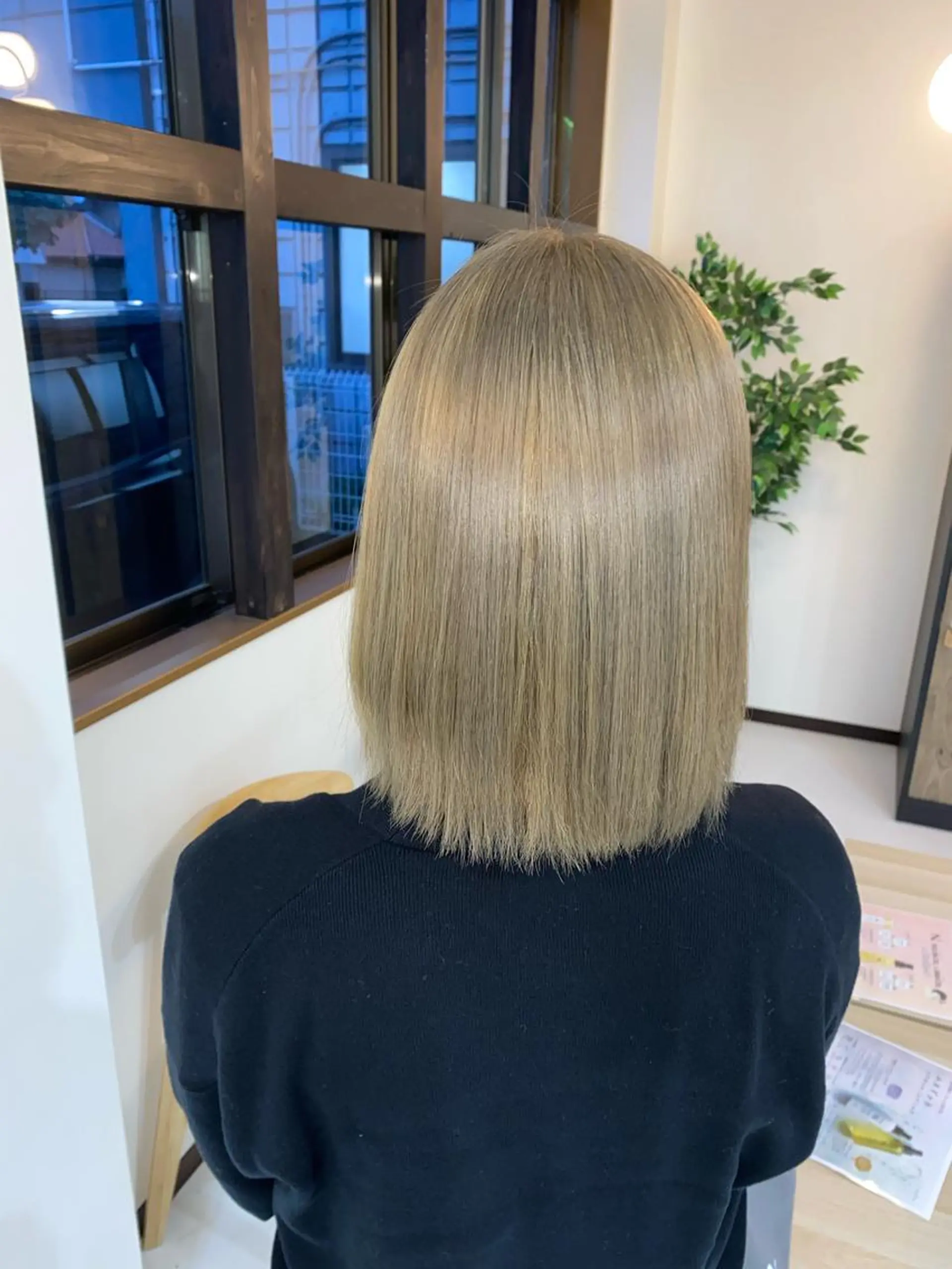 ミディアム ヘアカラー 手塚 麗のヘアスタイル