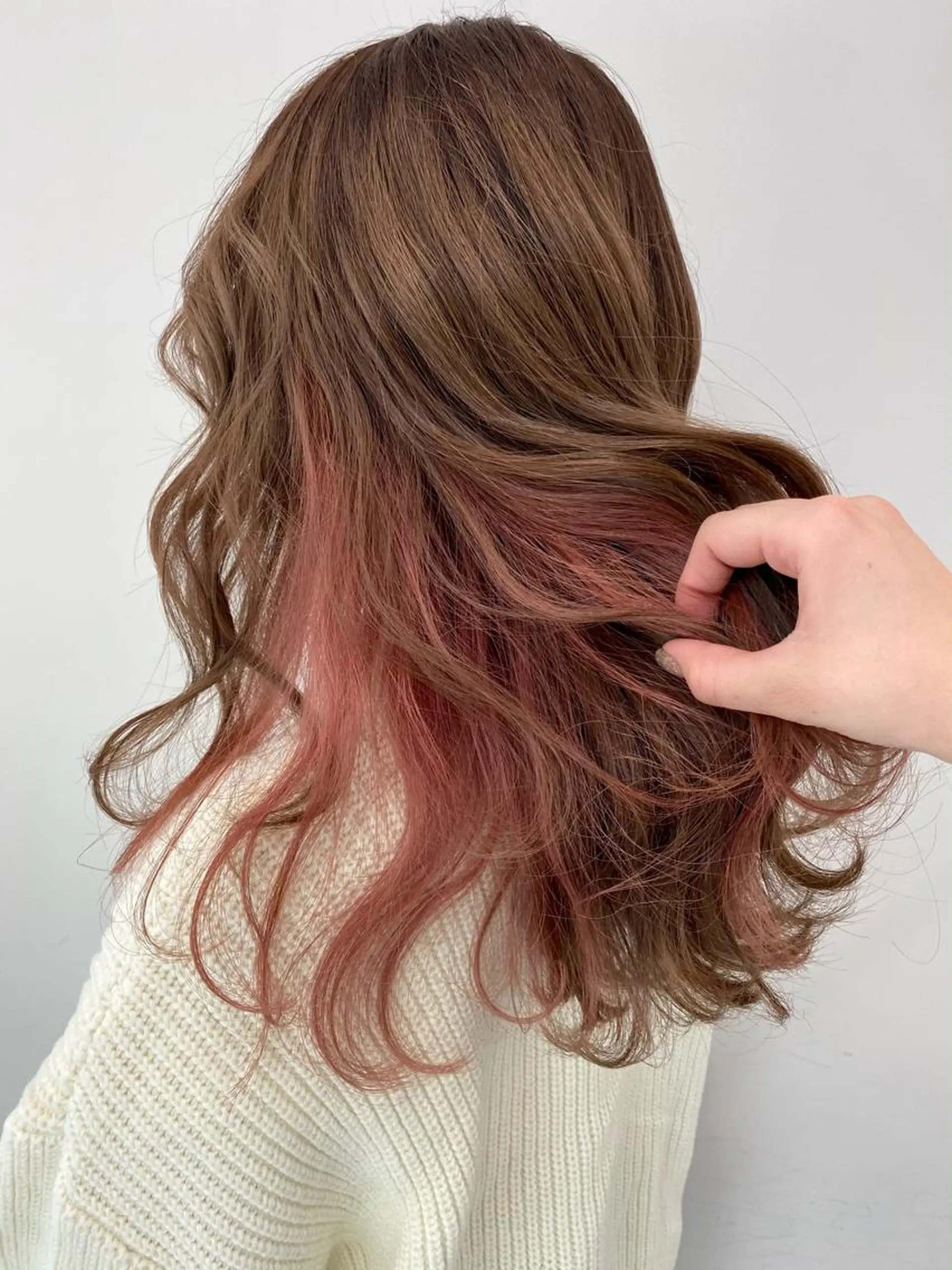 ミディアム カラー イヤリングカラー インナーカラー ラベンダーカラー オレンジ ピンクカラー momo所属・メンズヘアメイク 🩵Mayuki🩵のヘアスタイル
