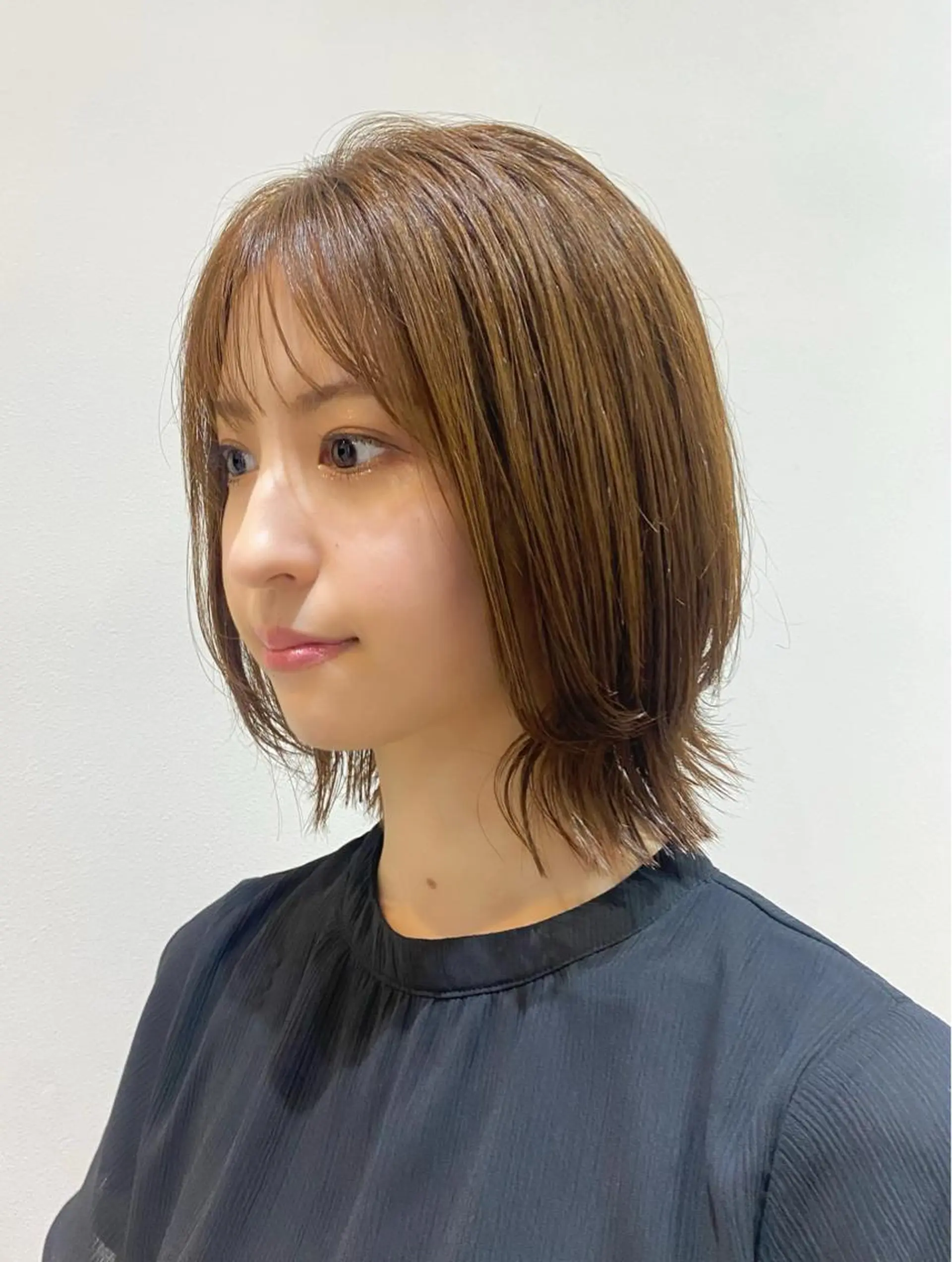 ミディアム カラー ボブレイヤー 透明感カラー グレージュ ボブ くびれヘア カット トリートメント ♡オシャ髪♡AI ✂️newi町田のヘアスタイル