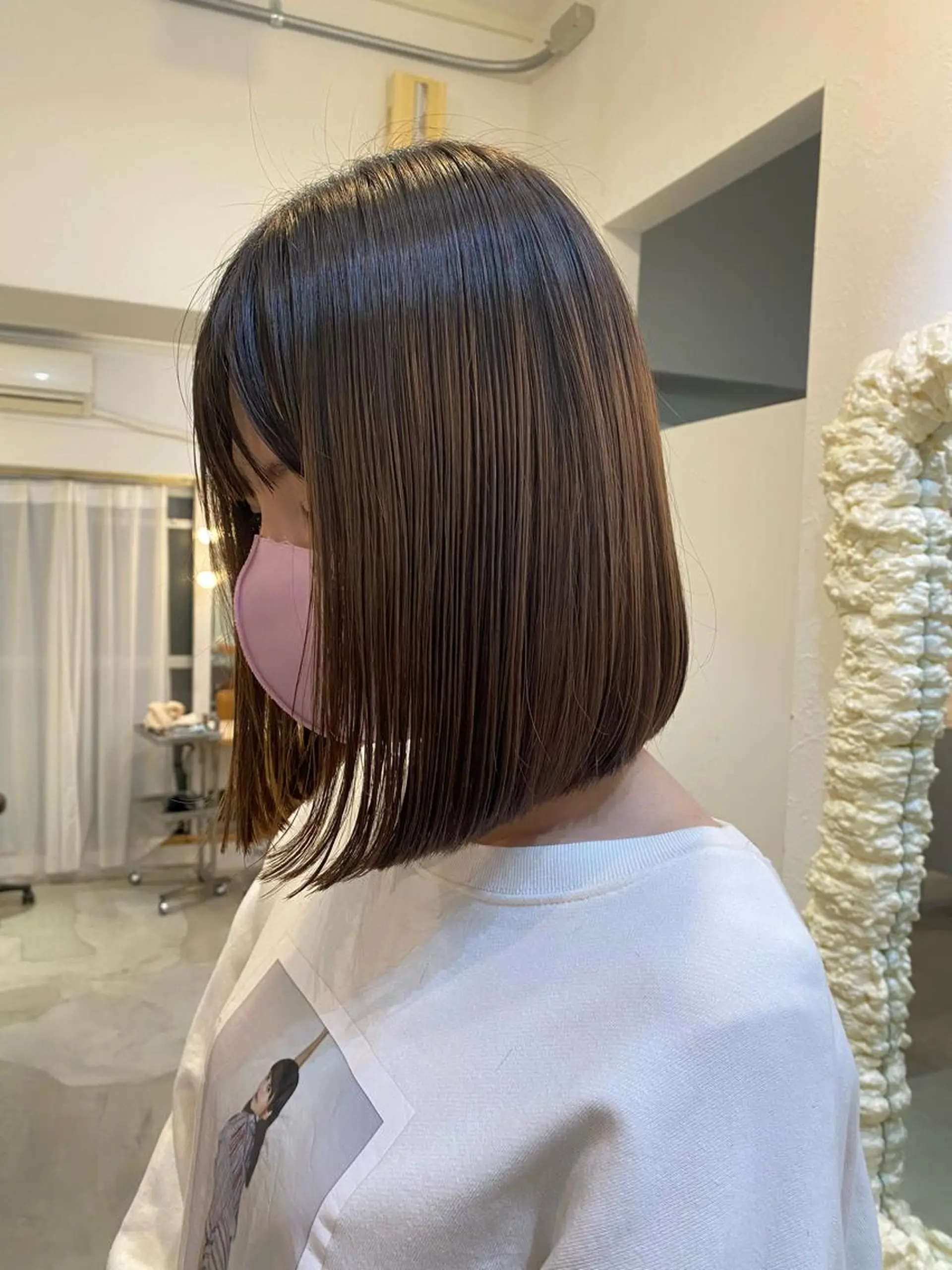 ショート ボブ ブリーチなしカラー レイヤーカットのヘアスタイル