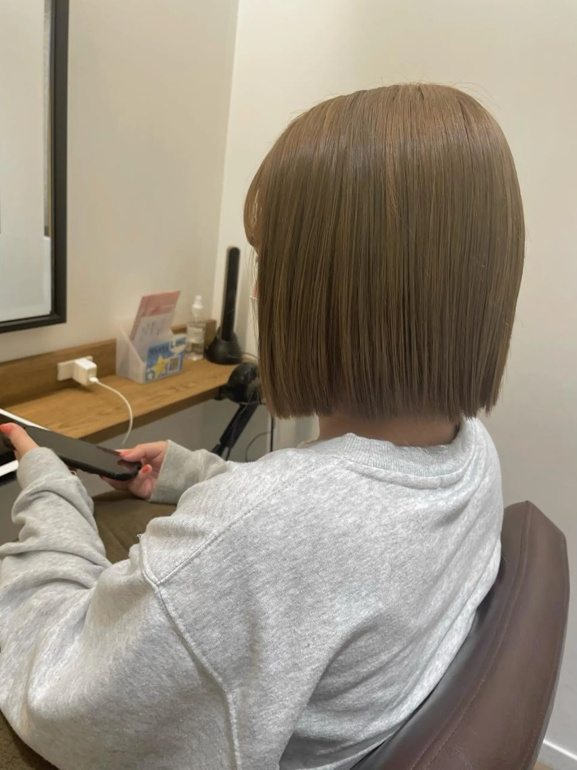 カラー 栗林 茉那のヘアスタイル