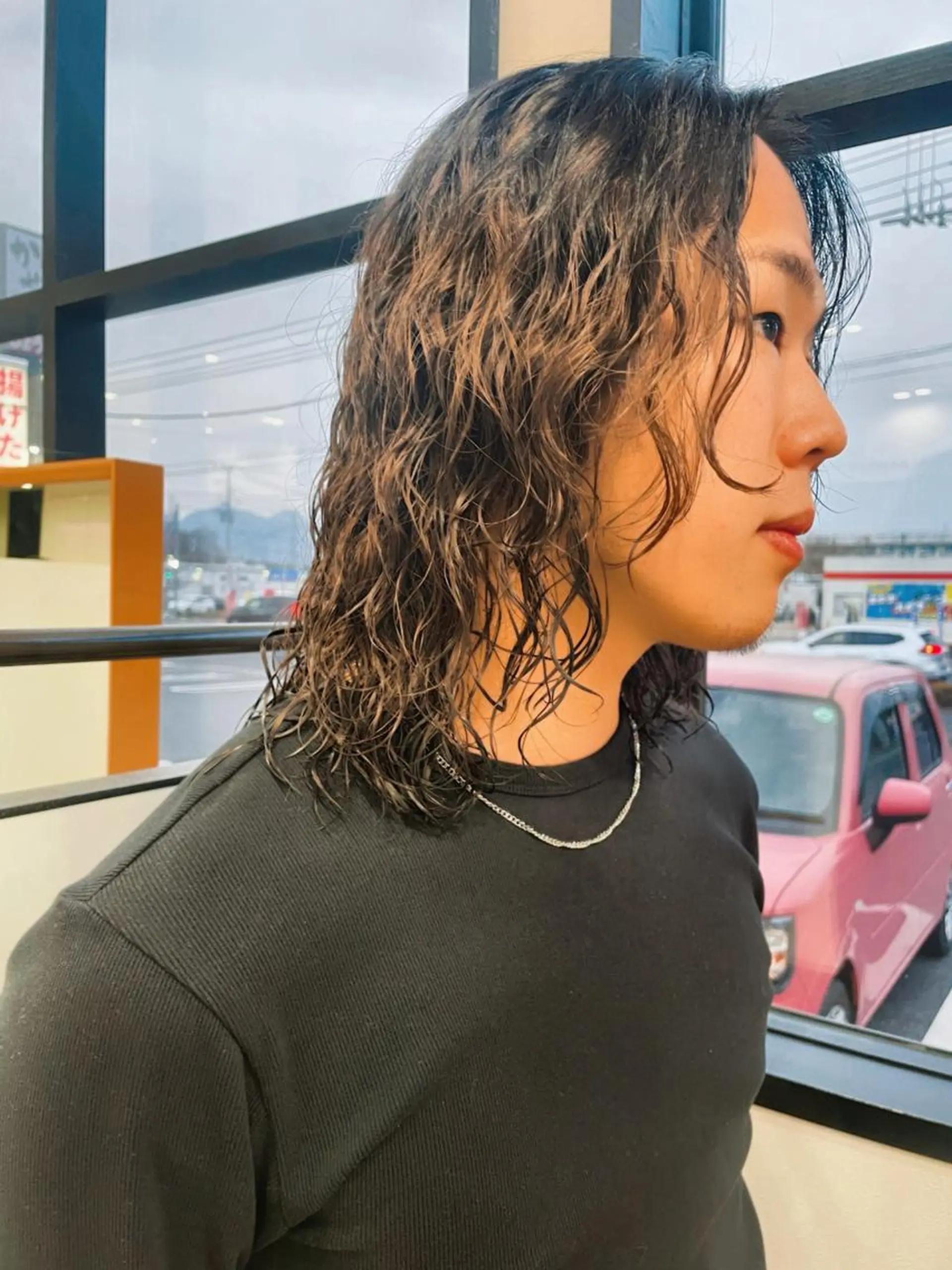ミディアム パーマ saito .のヘアスタイル