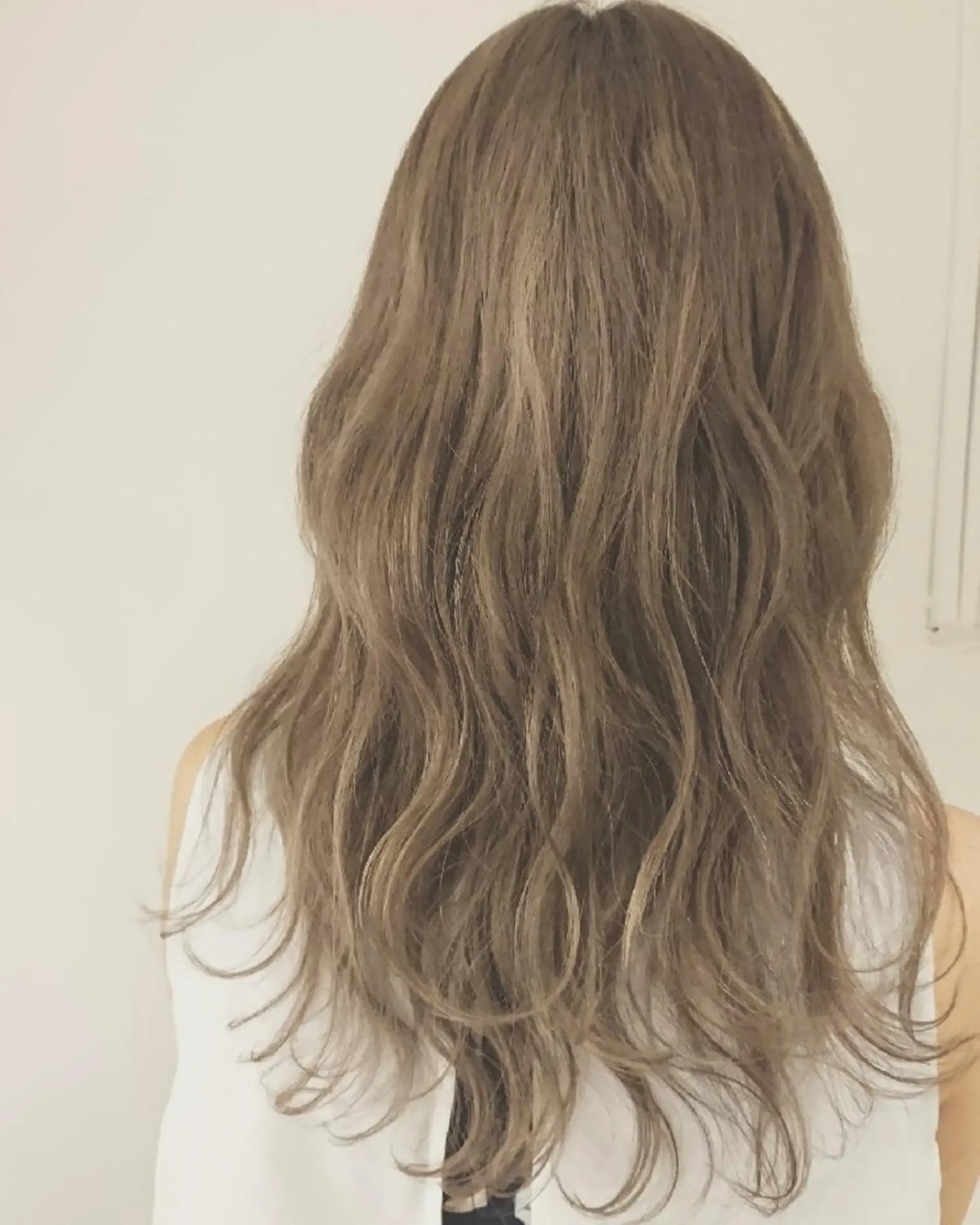 ミディアム カラー ブリーチ 透明感カラー グレージュ カット ヘアカラー トリートメント coii コイ【原宿/表参道】のヘアスタイル