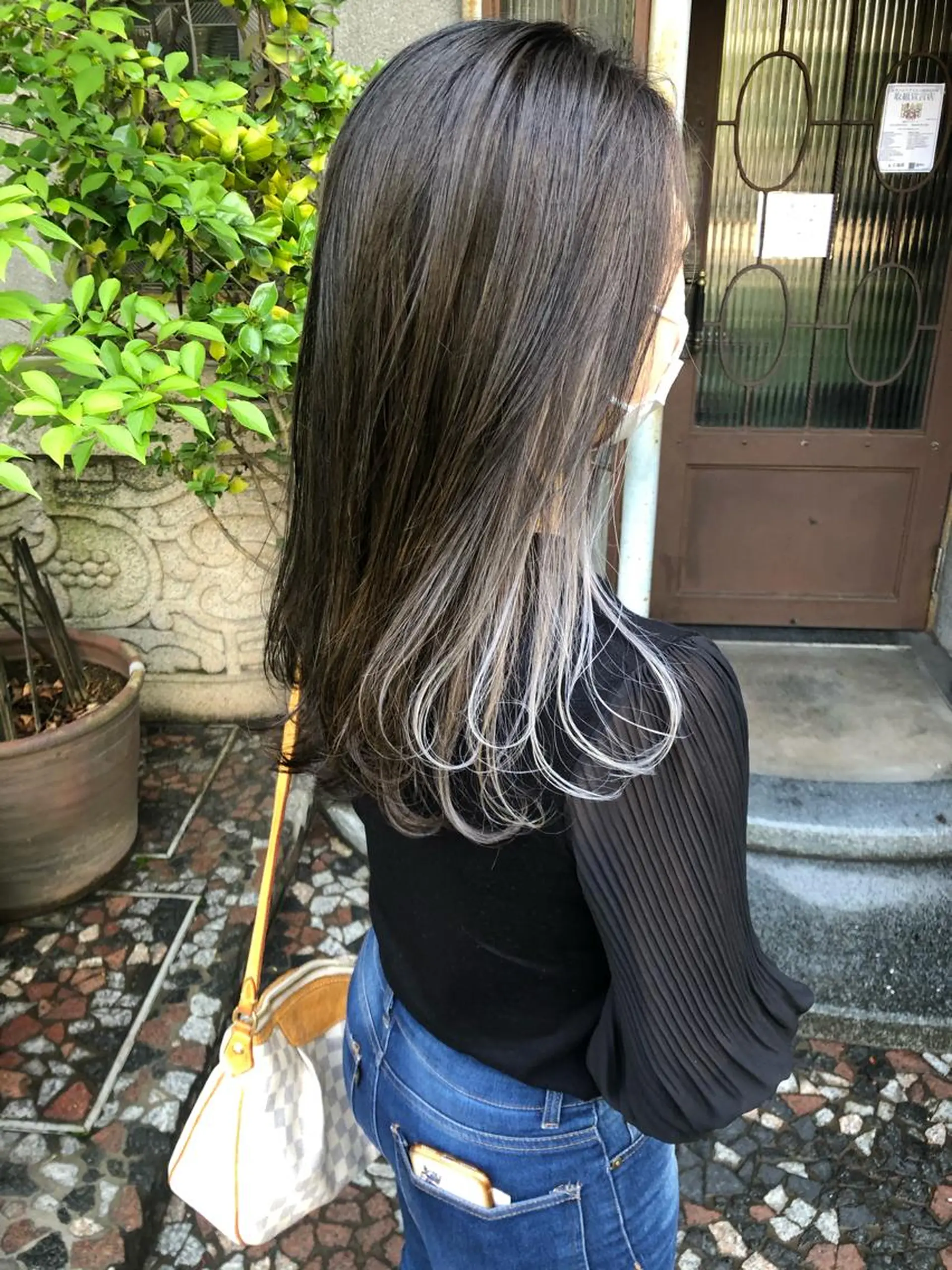 ロング カラー ヘアアレンジ ベージュカラー インナーカラー ミルキーベージュ tre/e'所属・ハイライトカラー橋本 昇平のヘアスタイル