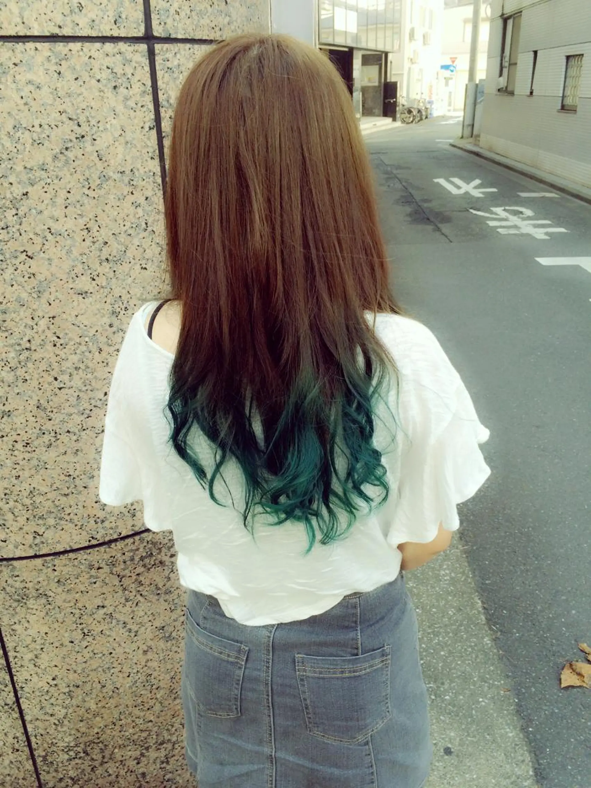 ロング カラー グラデーションカラー 平尾 拓也のヘアスタイル
