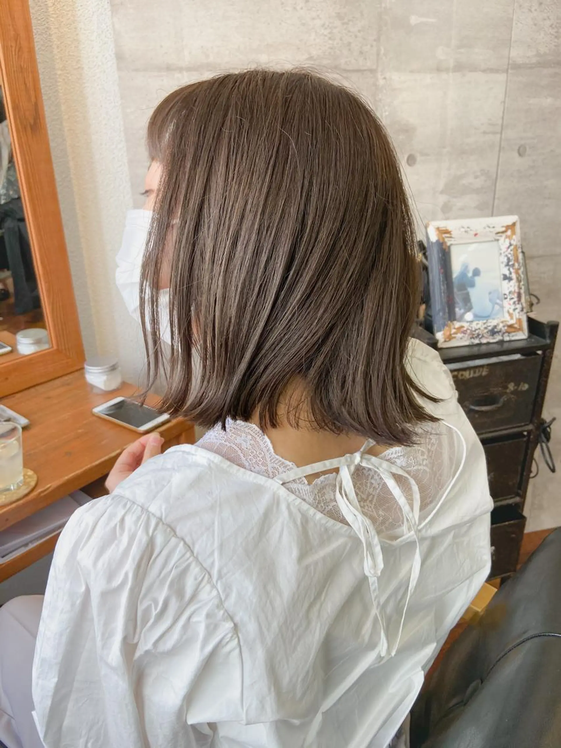 ミディアム カラー ベージュカラー 透明感カラー カット ヘアカラー トリートメント 岡本康平/ボブ /ブリーチ/レイヤーのヘアスタイル