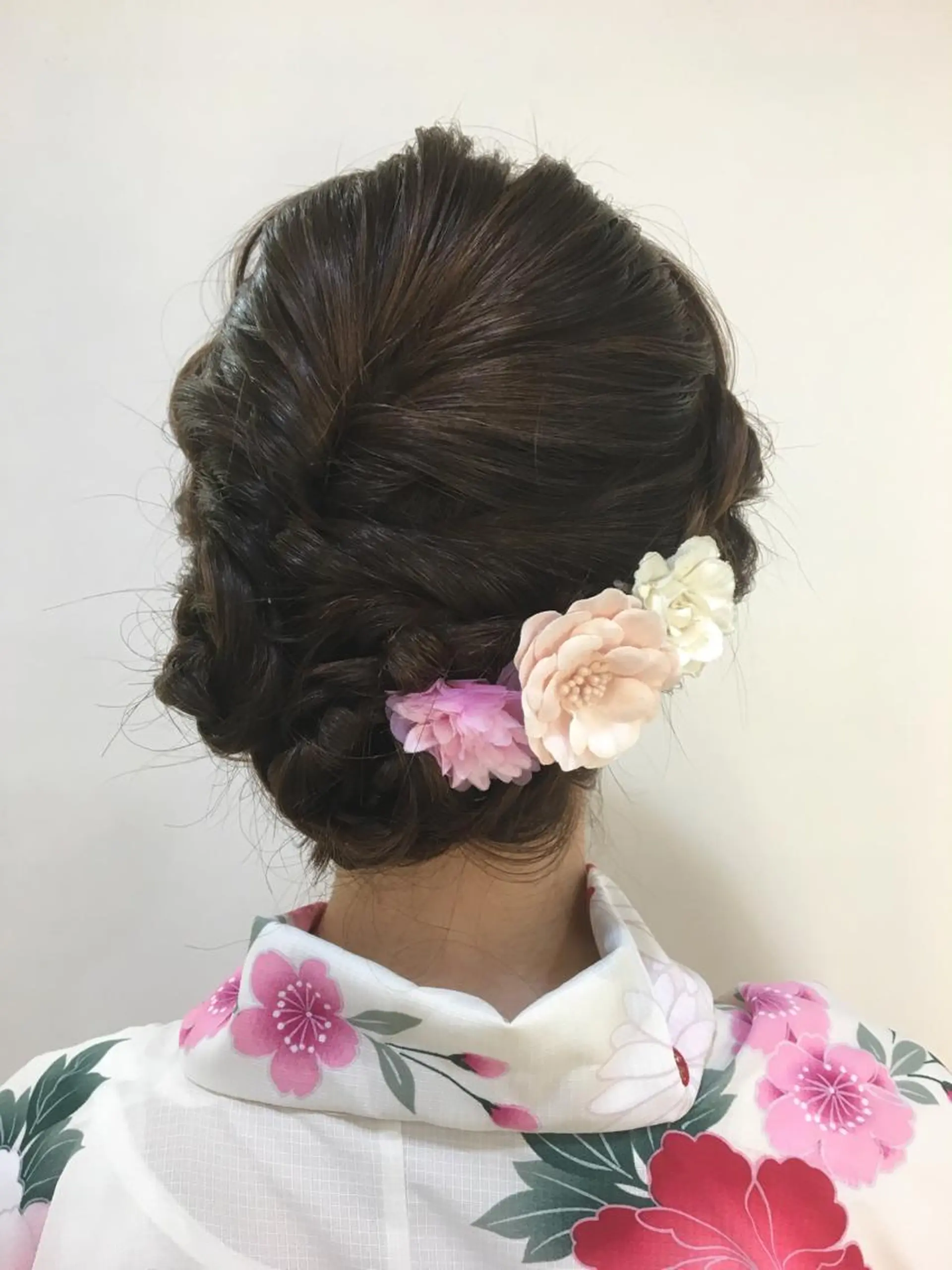 ロング ヘアアレンジ 浴衣 ヘアケア・頭皮ケア デザインカラー/中田のヘアスタイル