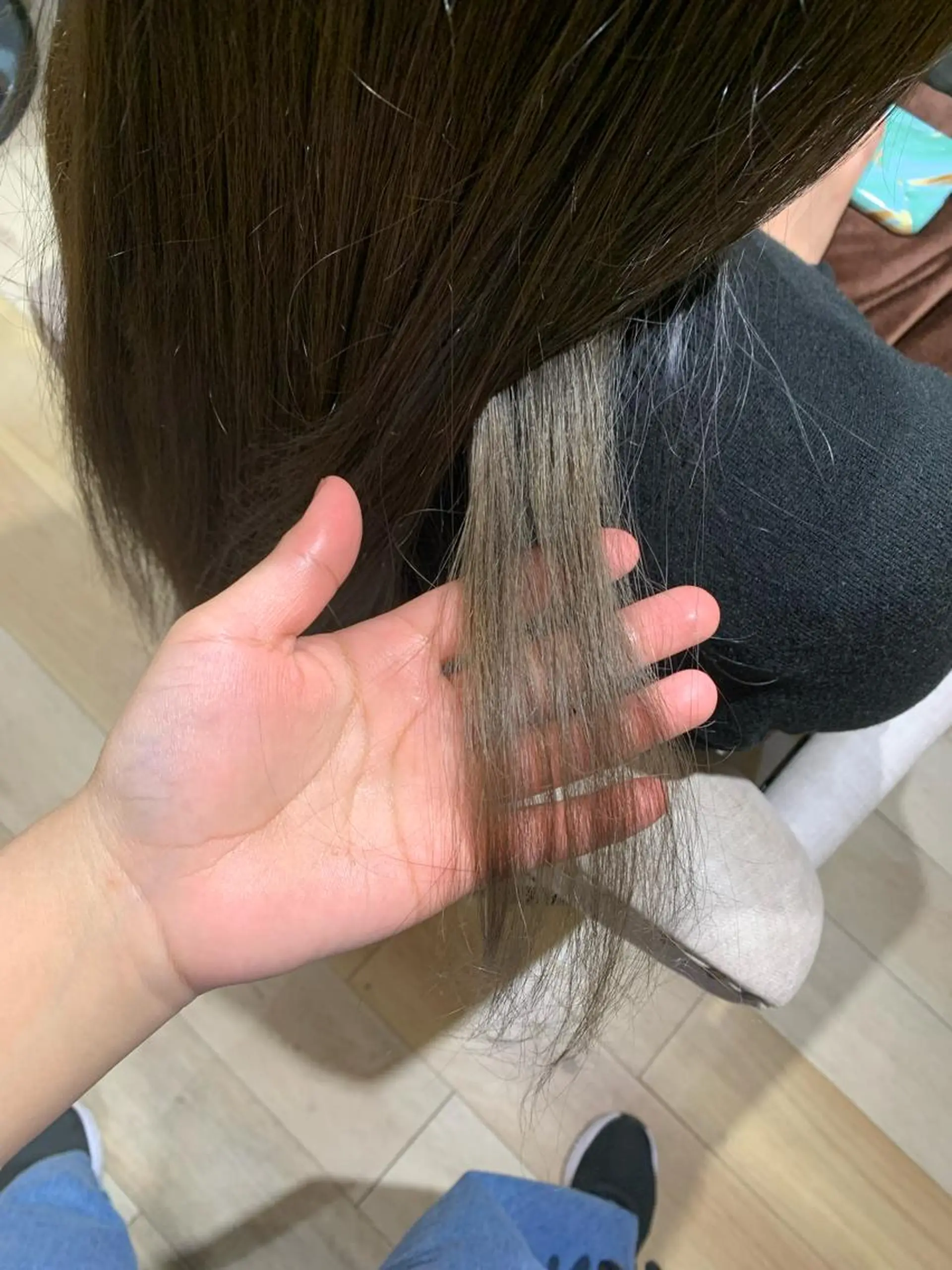ロング カラー グレージュ カット ヘアカラー トリートメント 上田 紗也のヘアスタイル