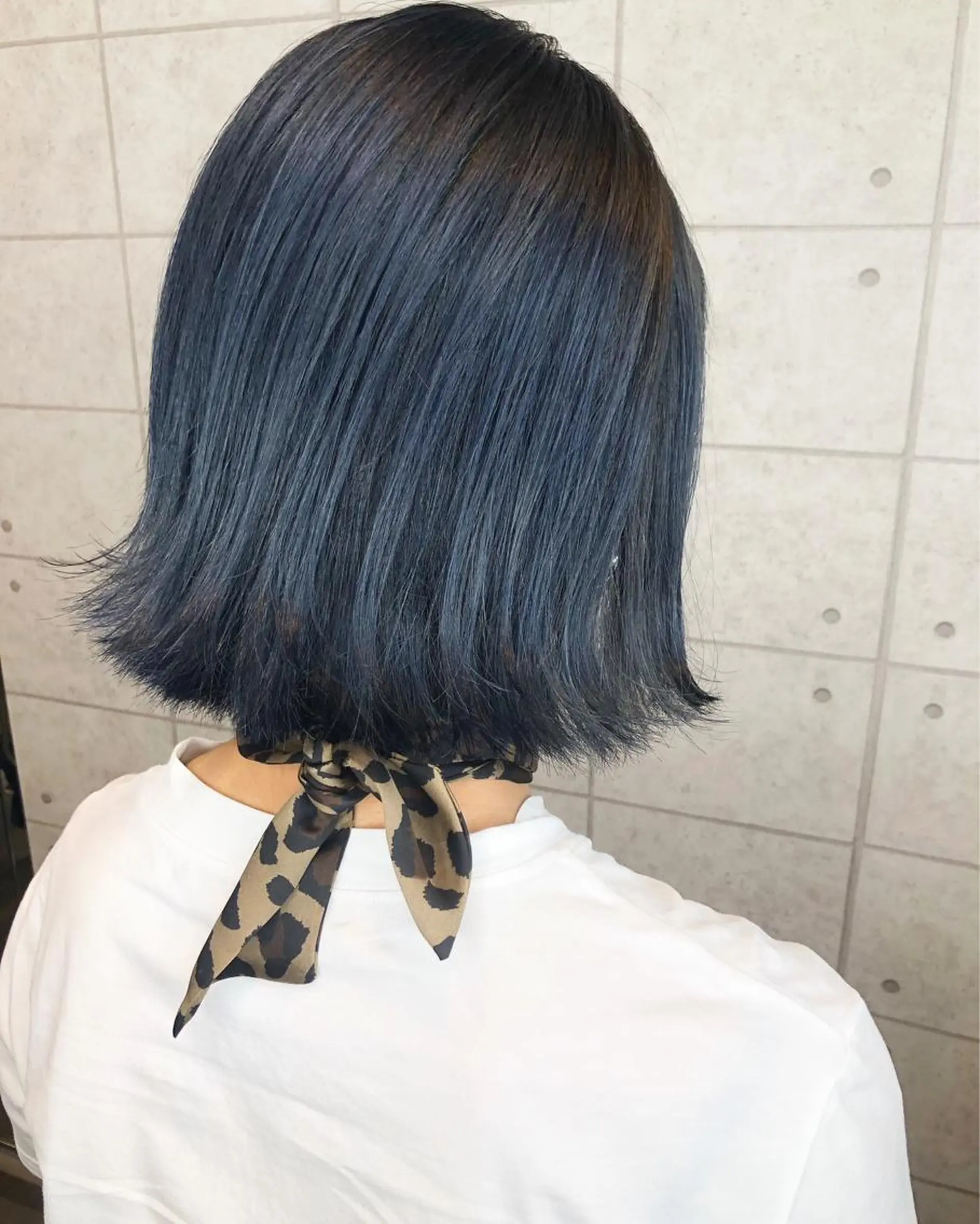 ショート カラー ブルーカラー ネイビーカラー 西本 夏美のヘアスタイル