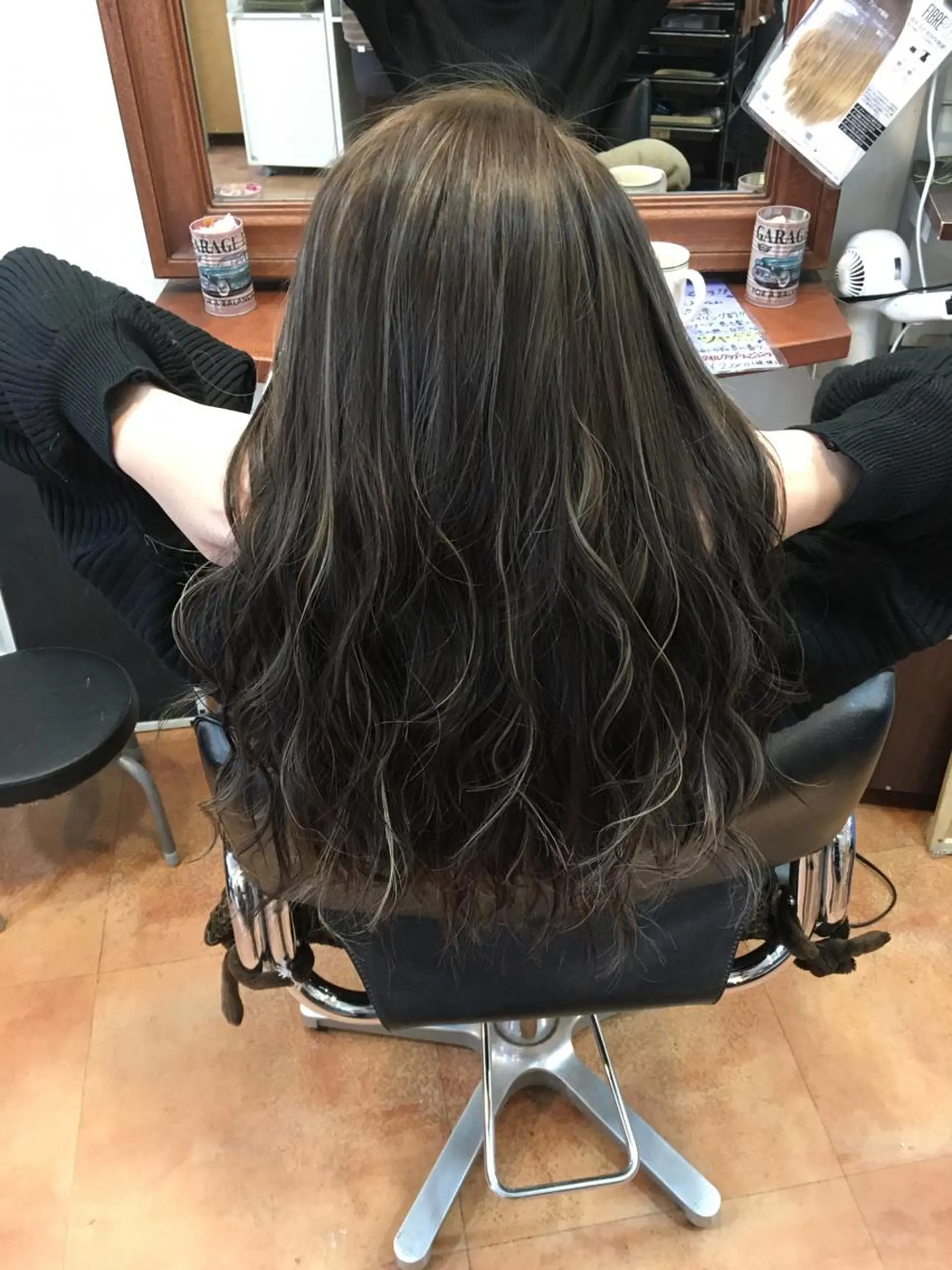 セミロング 3Dハイライト ハイライト ヘアカラー トリートメント LOCO Ko-kiのヘアスタイル