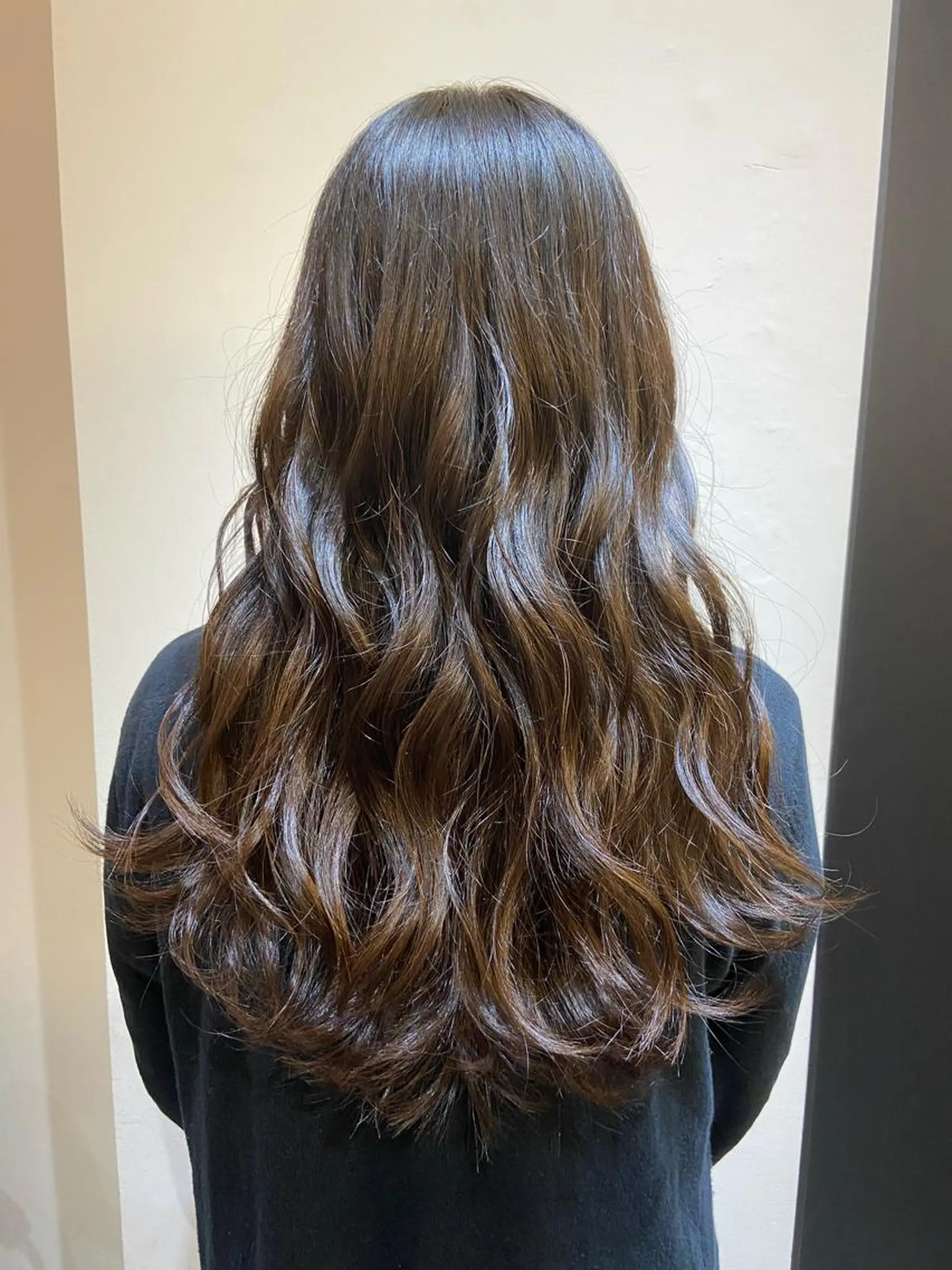 ロング レイヤーカット ハイトーンヘアセット 🦋yuri🦋のヘアスタイル