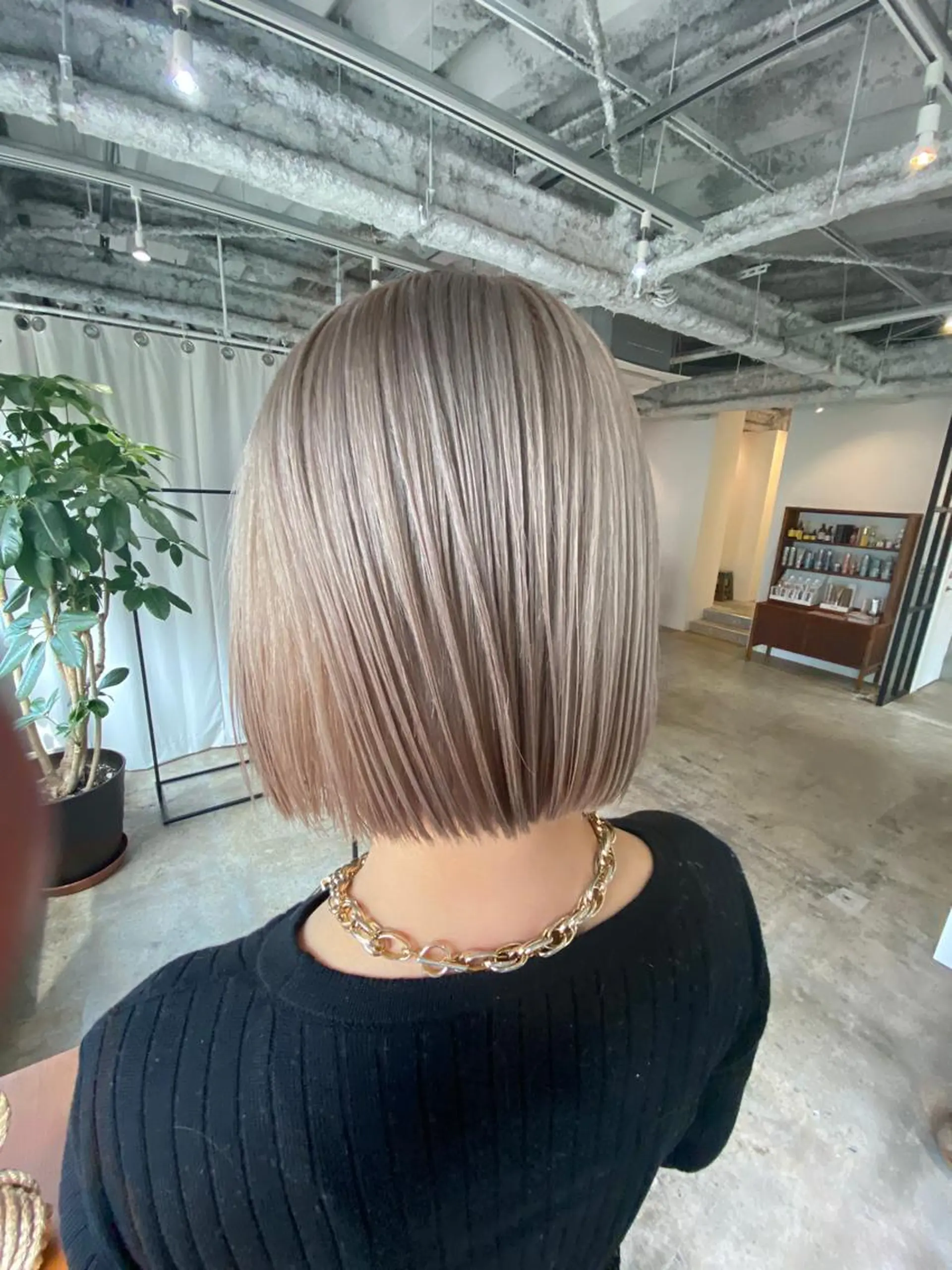 ショート カラー ハイトーンカラー LATTE  渋谷所属・♡レイヤーカット れお♡のヘアスタイル