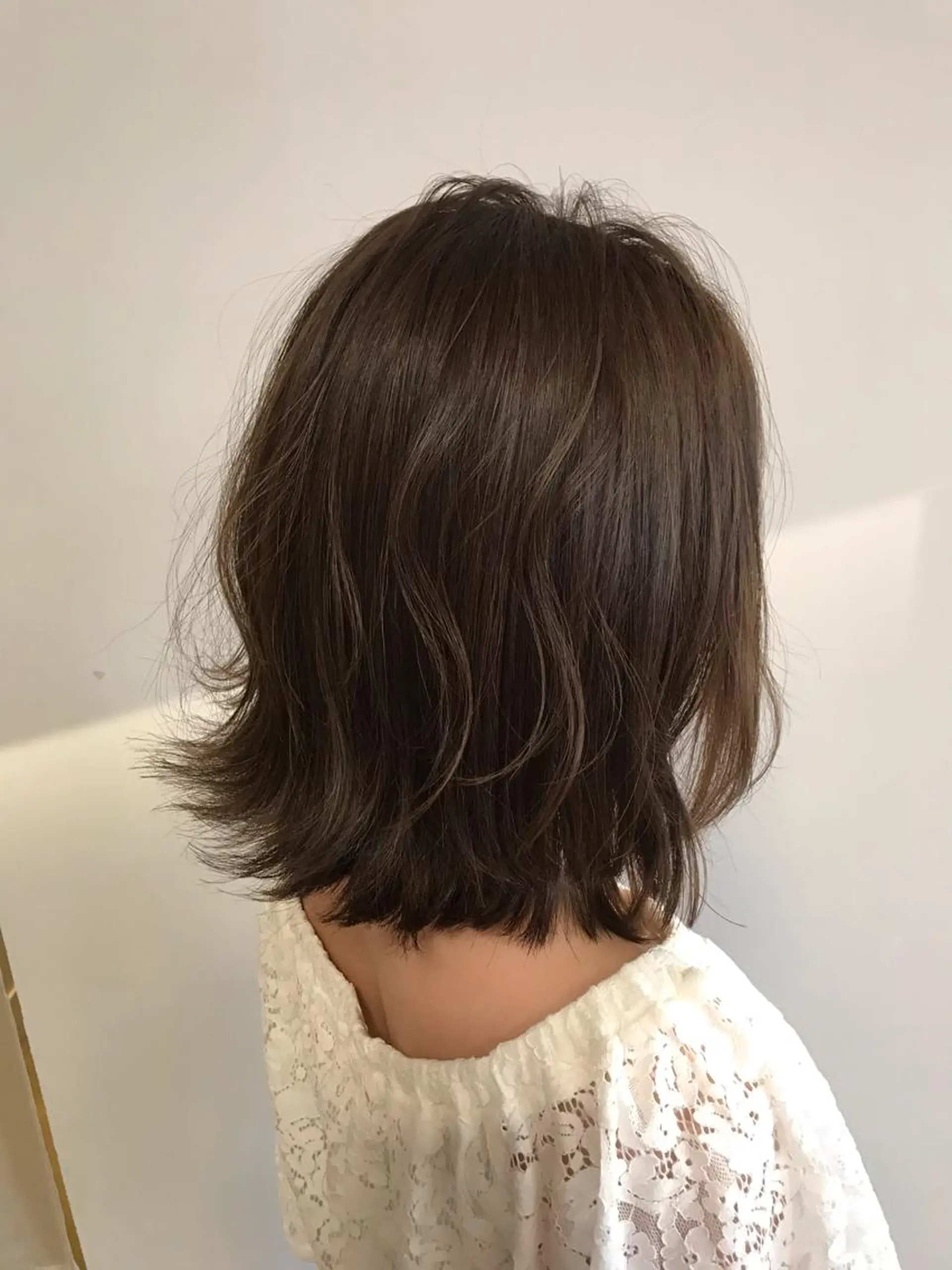 ミディアム カラー アッシュ 透明感カラー ハイライトカラー くびれヘア ハイライト カット ヘアカラー トリートメント デザインカラー🌈 高木リョウのヘアスタイル