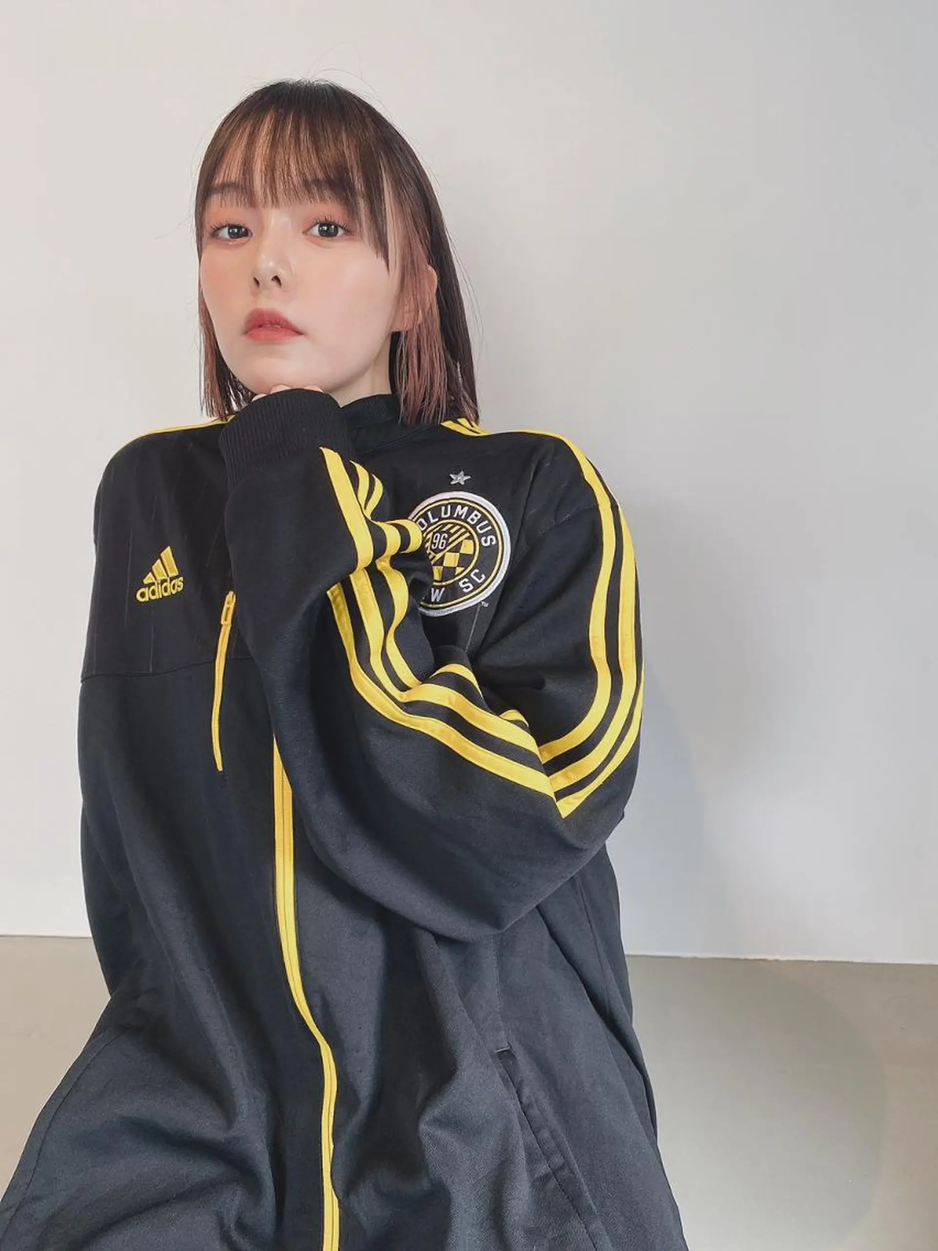 ミディアム カラー アディクシーカラー ブリーチ ブロンド ブルーカラー ハイライトカラー カット ヘアカラー トリートメント CEINE+ officialのヘアスタイル