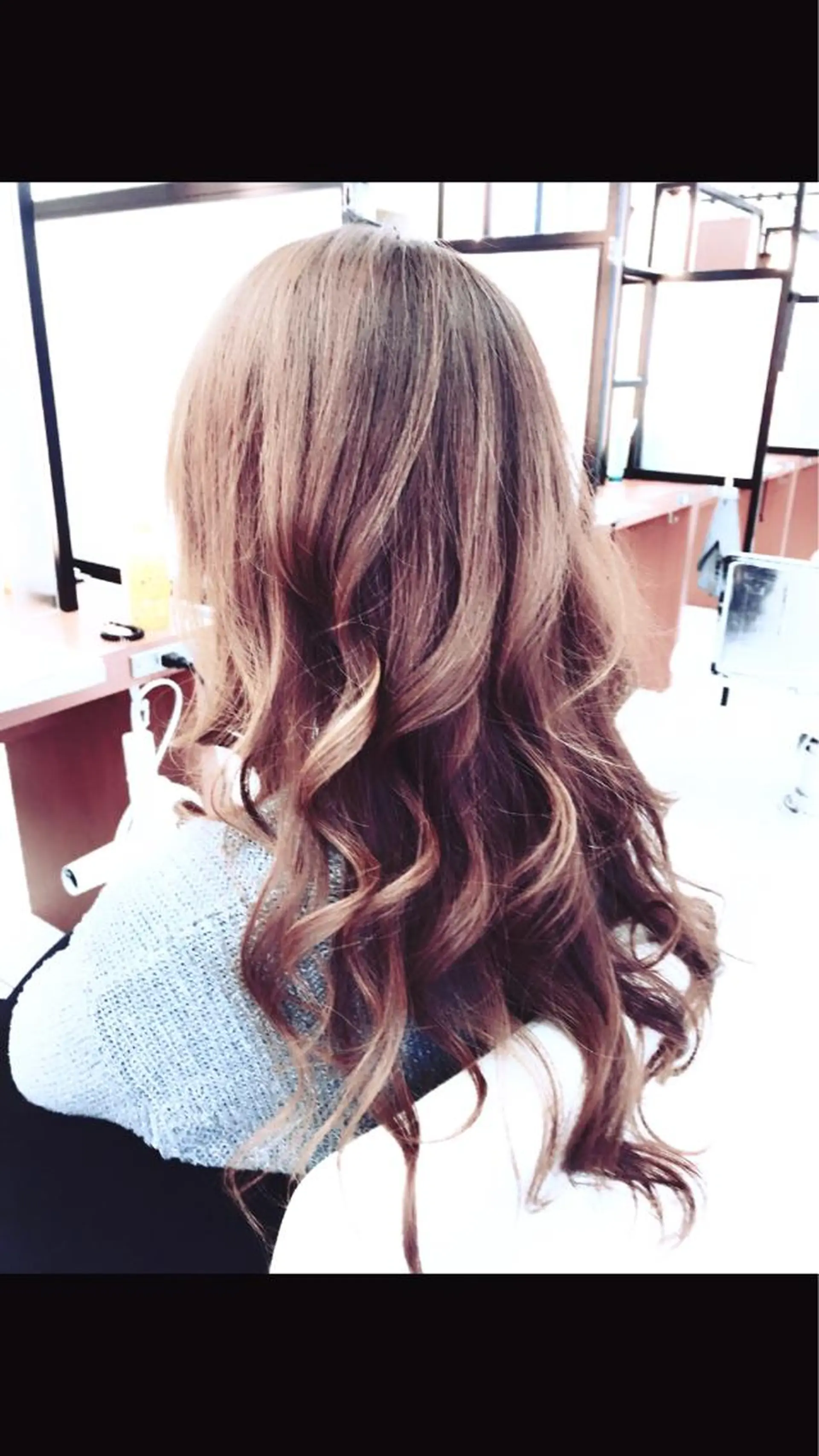 ロング カラー バレイヤージュ グレージュ 外国人風カラー レイヤーカット カット 奈良崎 和弘のヘアスタイル