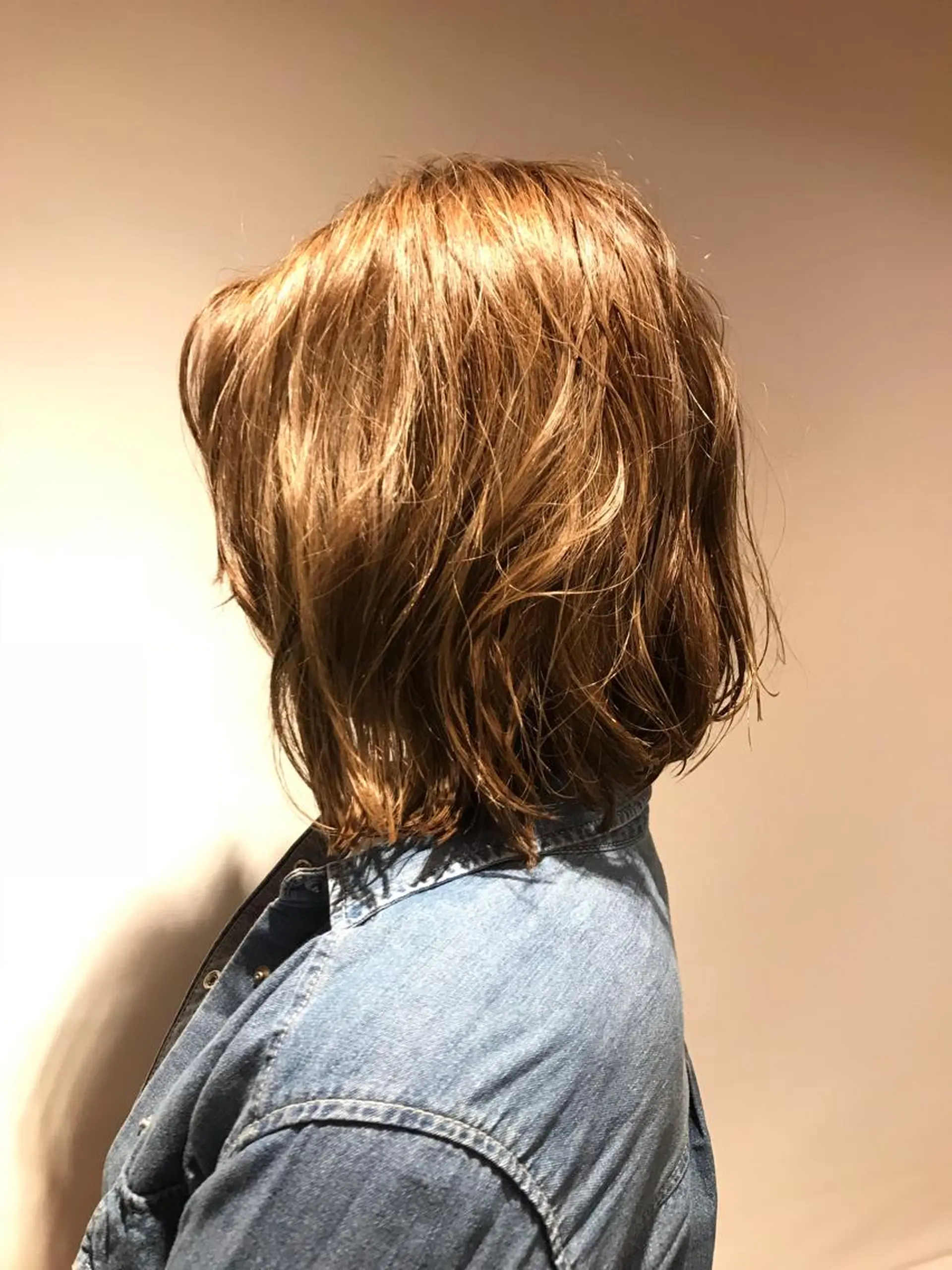 ミディアム カラー BIANCO北堀江 AKANEのヘアスタイル