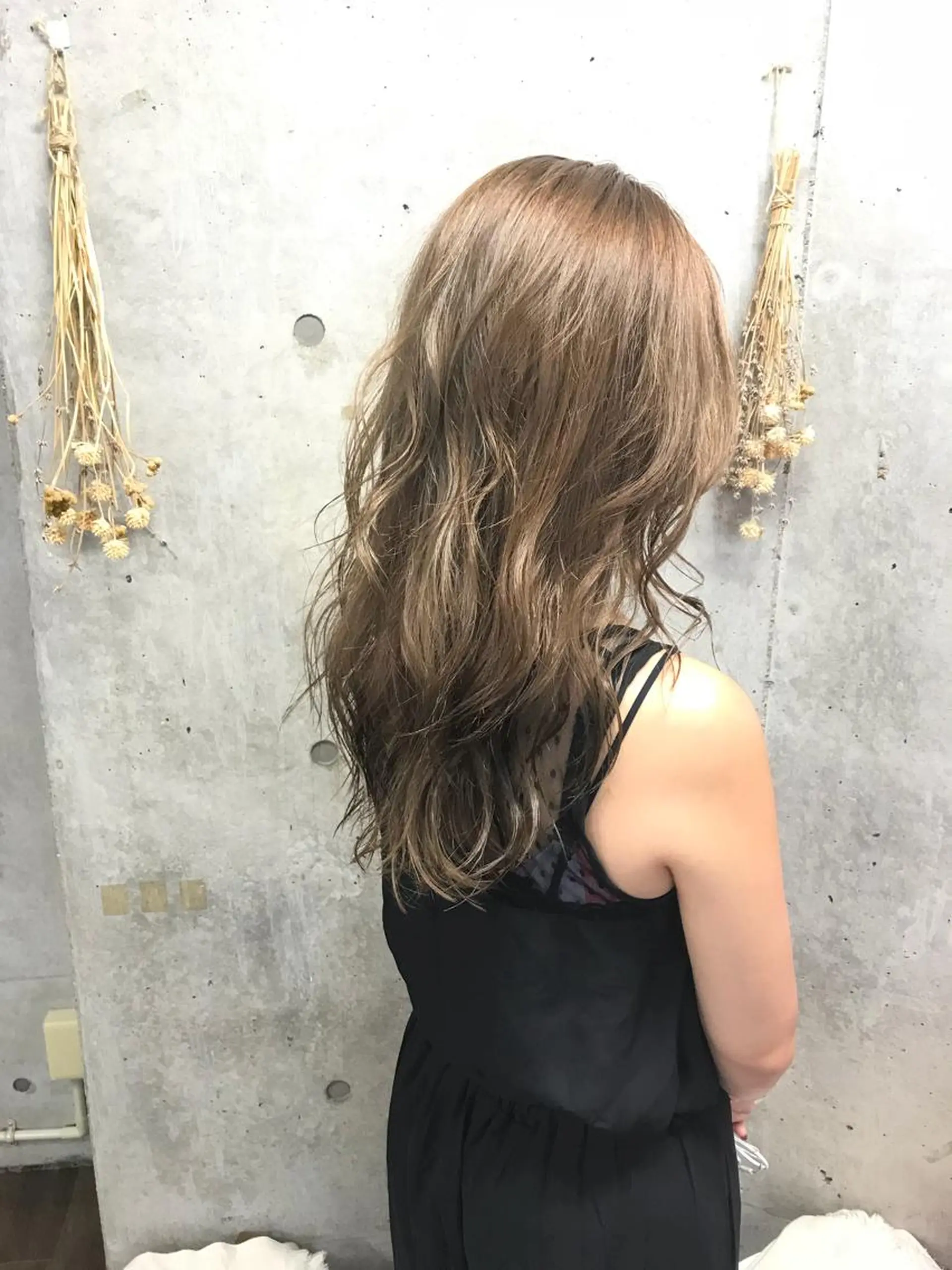 ロング カラー ベージュカラー イルミナカラー カット ヘアカラー トリートメント clan五反田所属・髪質改善、縮毛矯正 店長浅野太郎のヘアスタイル