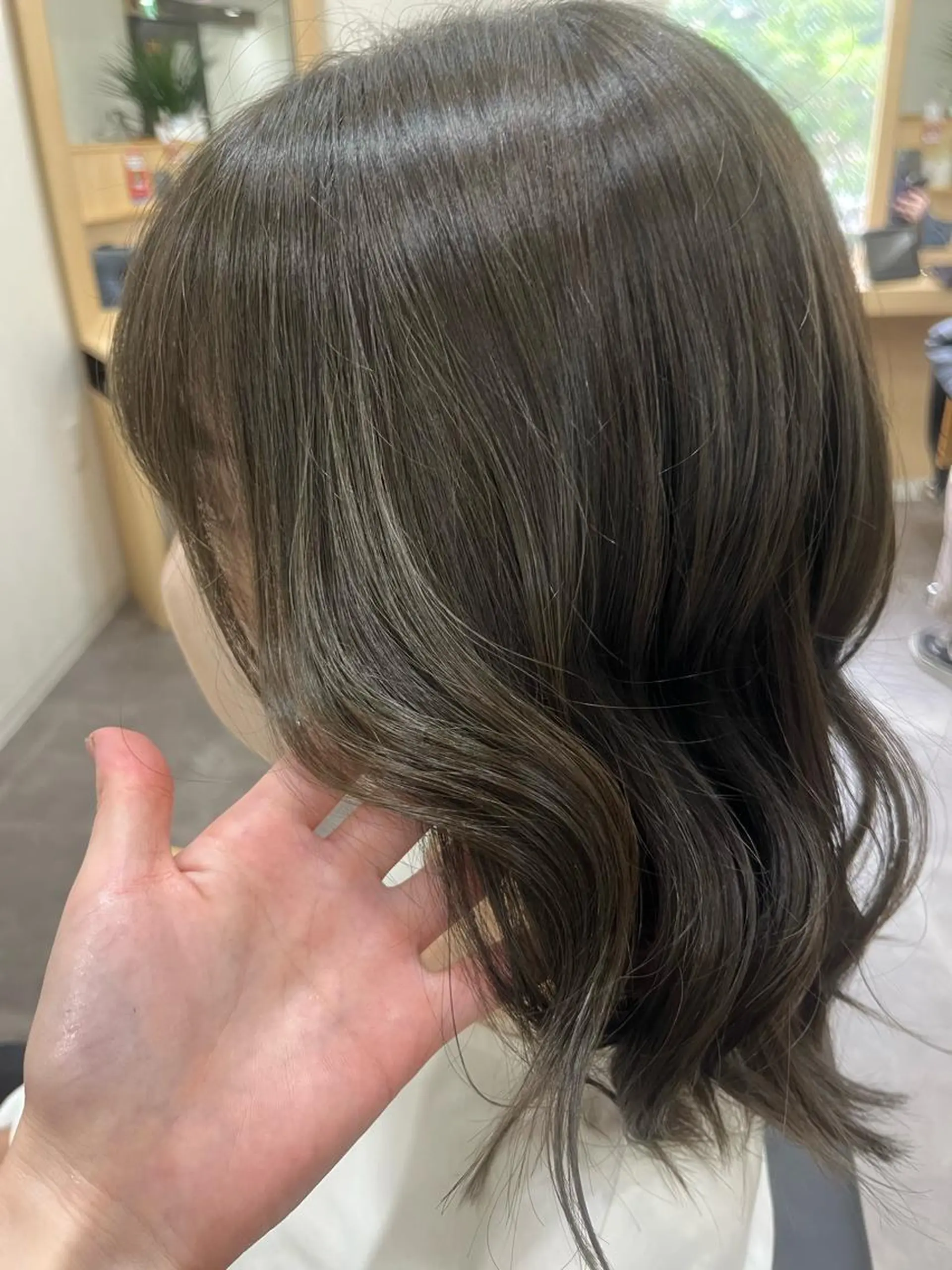 ミディアム カラー ベージュカラー オリーブベージュ カット ヘアカラー トリートメント kakko所属・(kakko) ayumiのヘアスタイル