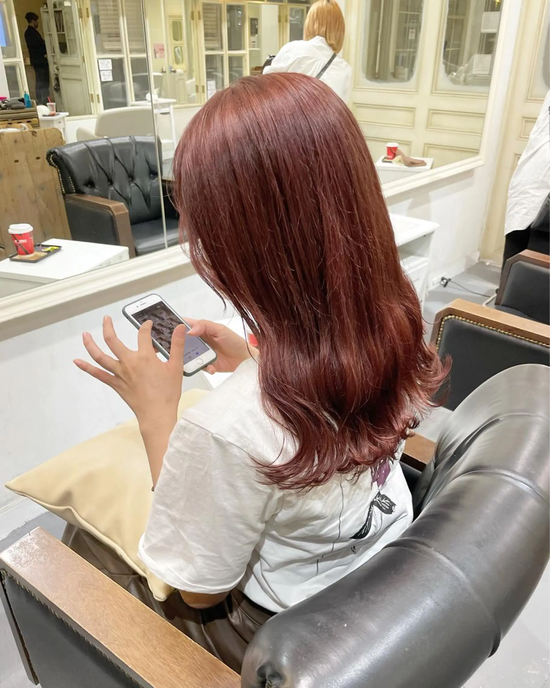 セミロング カラー ヘアカラー ぱつっとボブ 古家 佑真のヘアスタイル