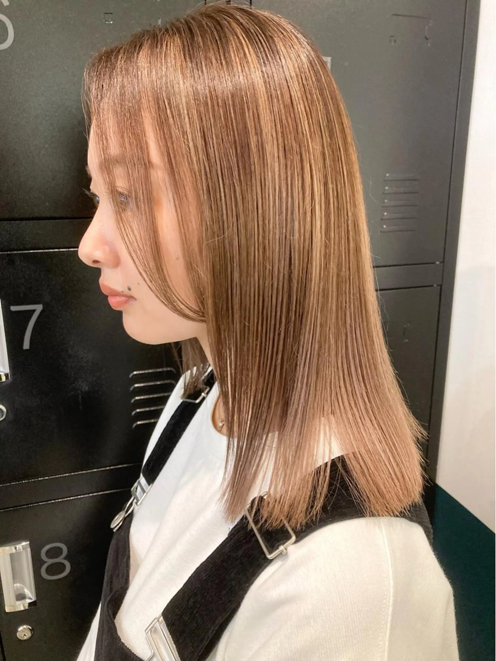 ミディアム ハイライト カット ヘアカラー カラーリスト菅野 竜矢🌈のヘアスタイル