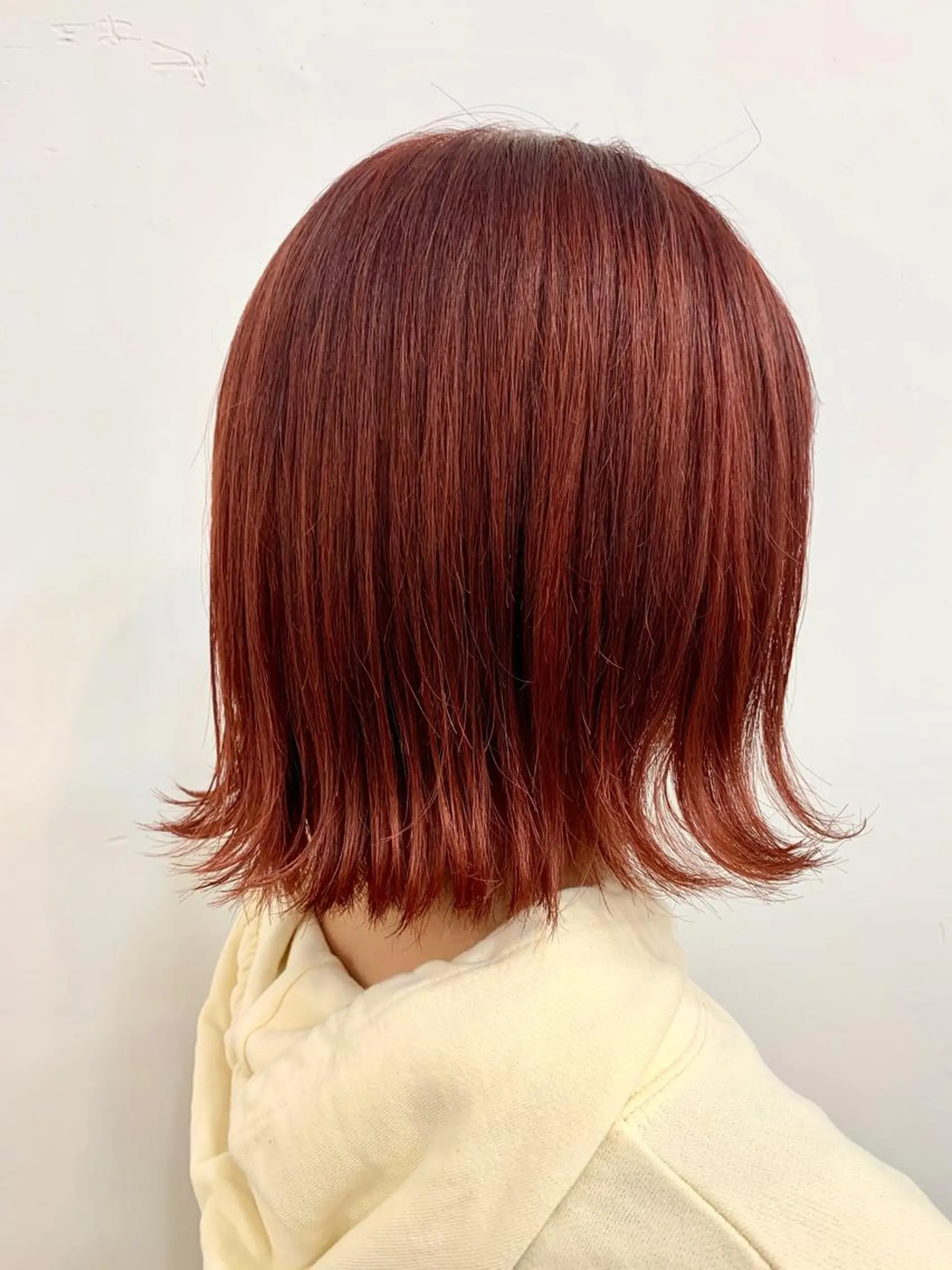 ミディアム カラー レッドカラー ボブ ヘアカラー トリートメント chama レイヤーカットのヘアスタイル