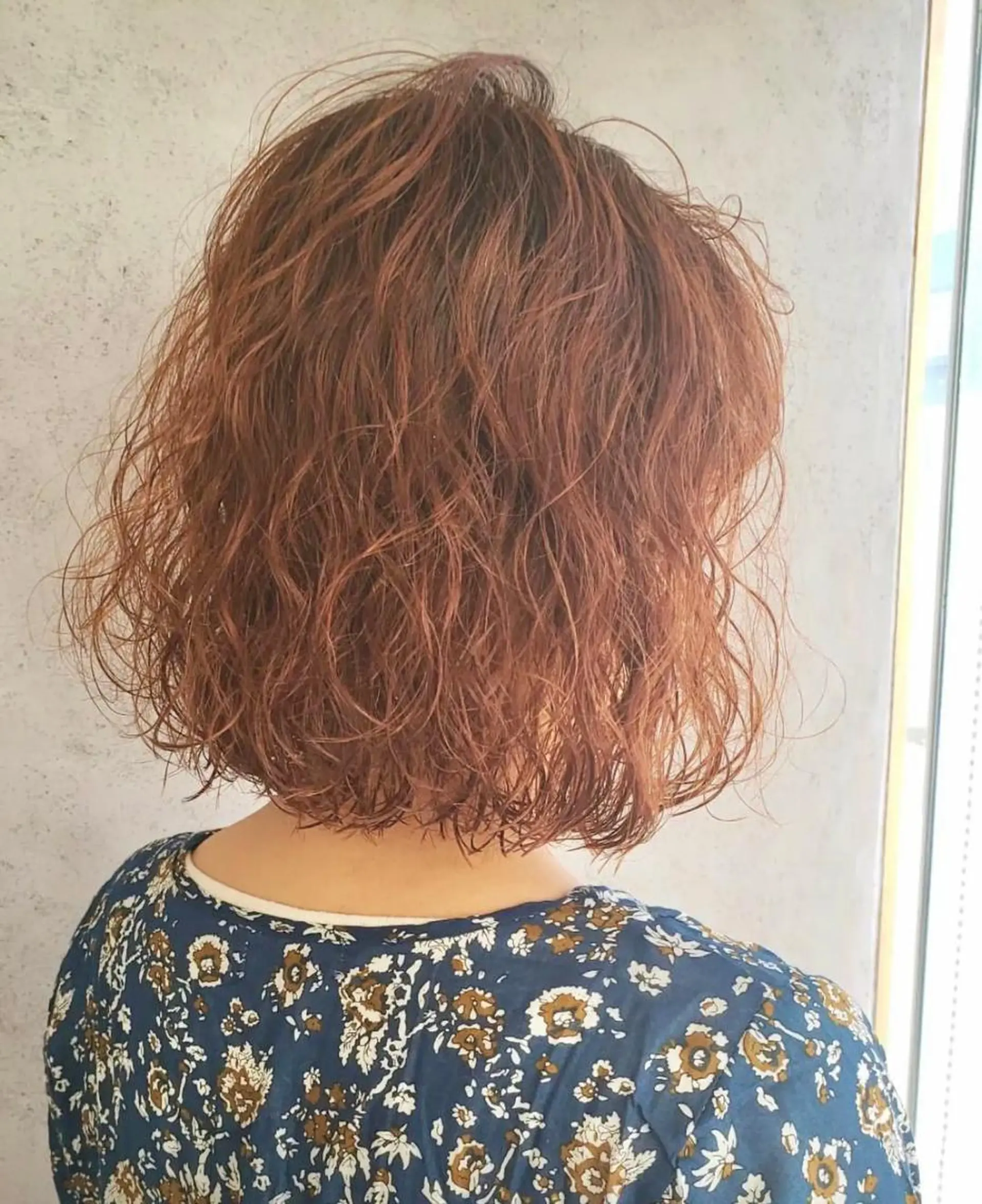 ミディアム パーマ カット パーマ トリートメント おおつか せいやのヘアスタイル