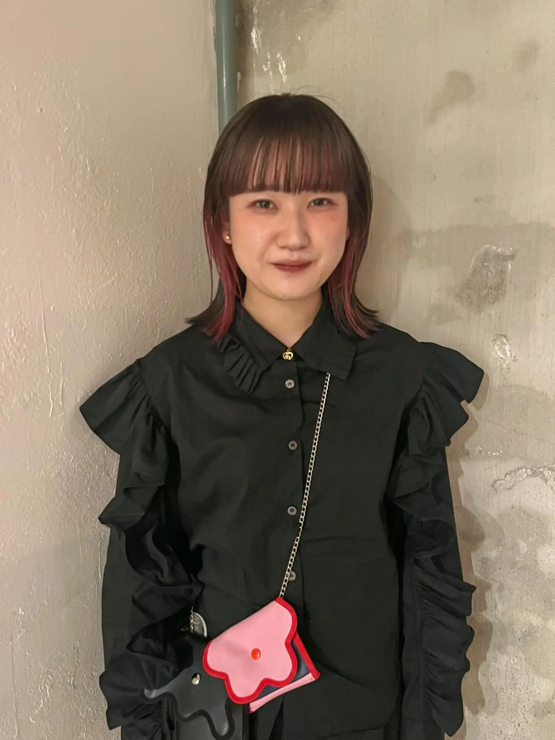 ミディアム カラー イヤリングカラー ピンクカラー ピンクパープル パープルカラー カット ヘアカラー トリートメント こっくりカラー/艶髪 /amy.山口瑞稀のヘアスタイル