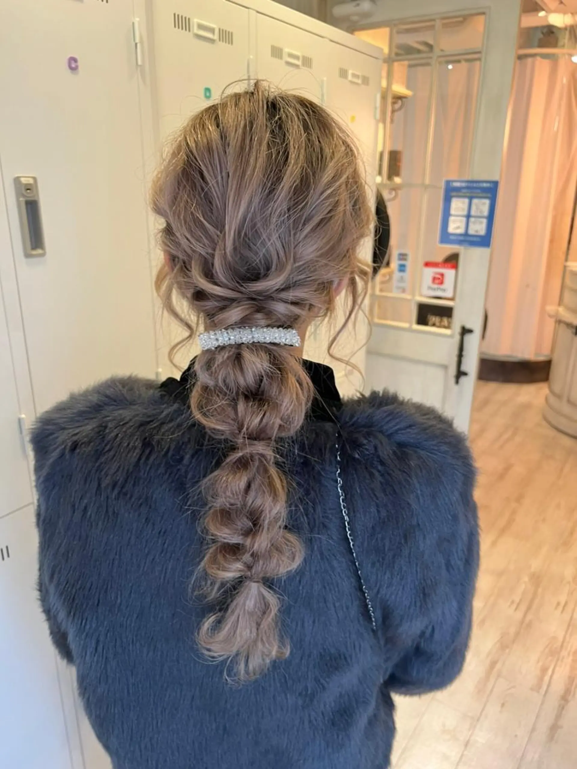 ロング ヘアアレンジ パーマ カラー アディクシーカラー アッシュ バレイヤージュ ミストバング ブリーチ カット ヘアカラー トリートメント 初めでも安心🌟 newi町田✂のヘアスタイル