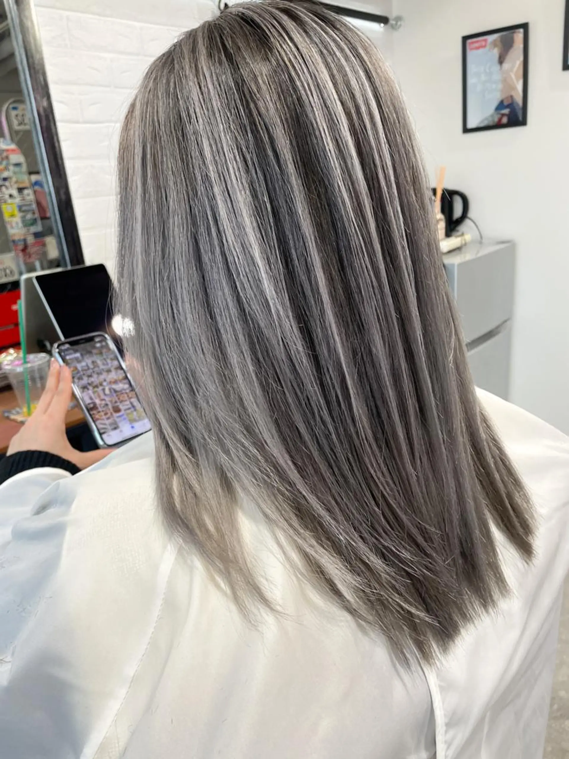 ミディアム カラー ボブレイヤー バレイヤージュ ハイライトカラー ボブ くびれヘア ヘアカラー トリートメント WONK. ウォンク 心斎橋のヘアスタイル
