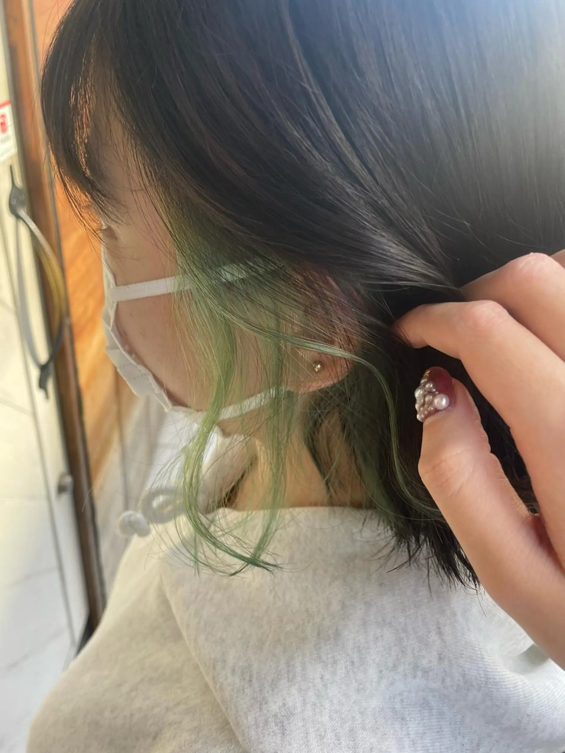 ミディアム カラー イヤリングカラー 佐久間 成恵のヘアスタイル
