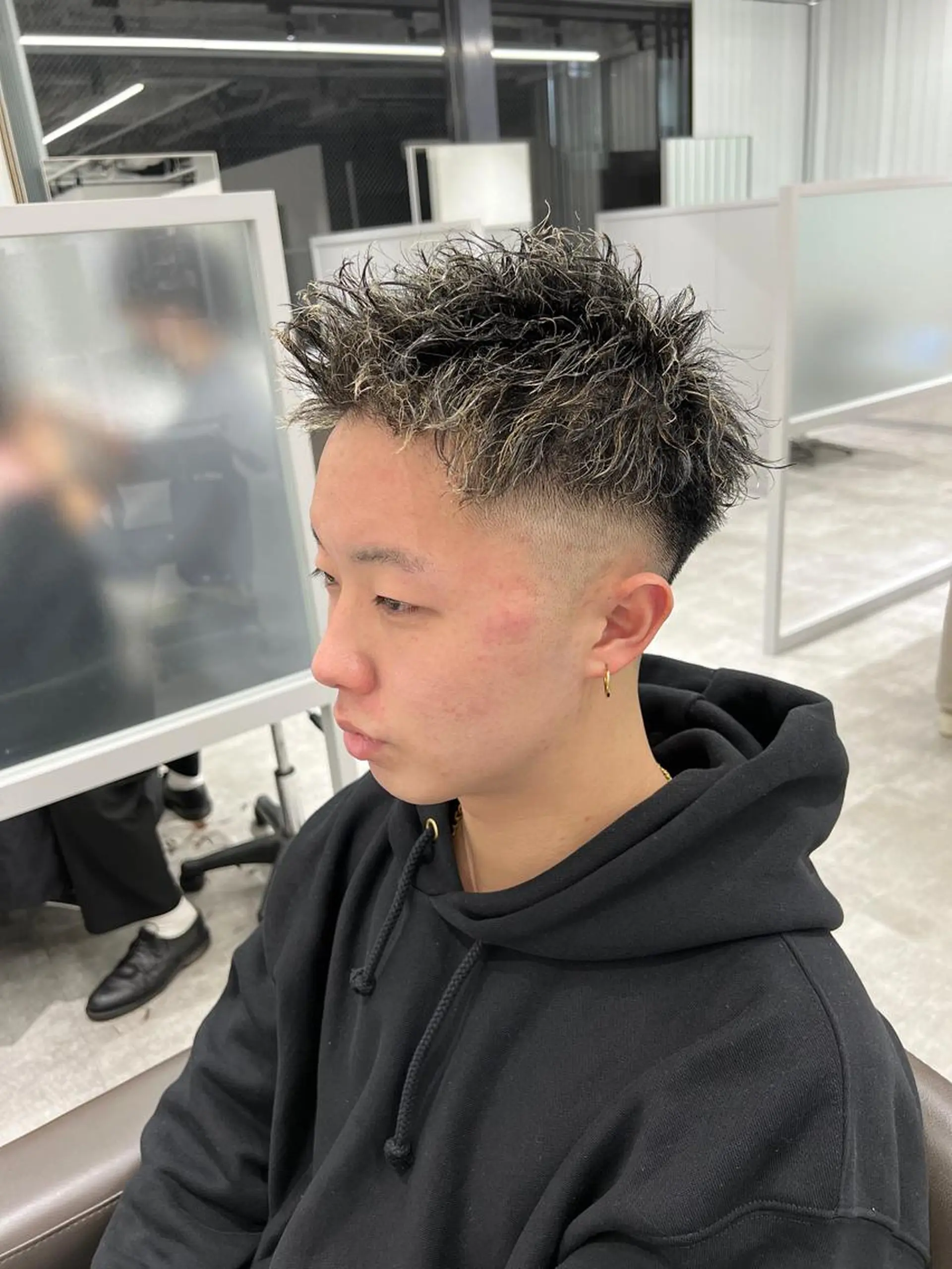 ショート カラー パーマ メンズ kiitos所属・関西センターパート メンズモデル募集のヘアスタイル