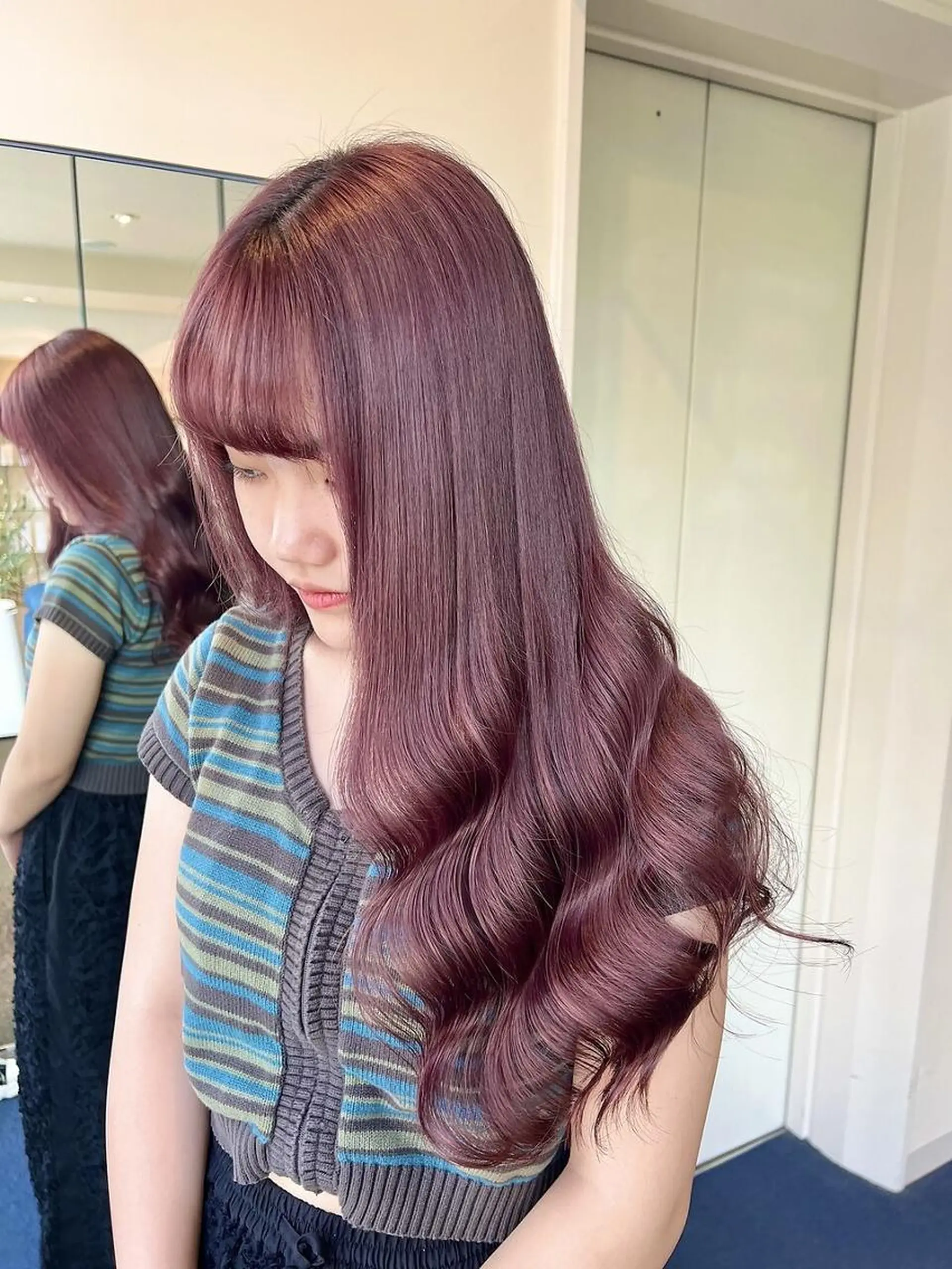 セミロング ヘアカラー Hanna by W_SALONのヘアスタイル