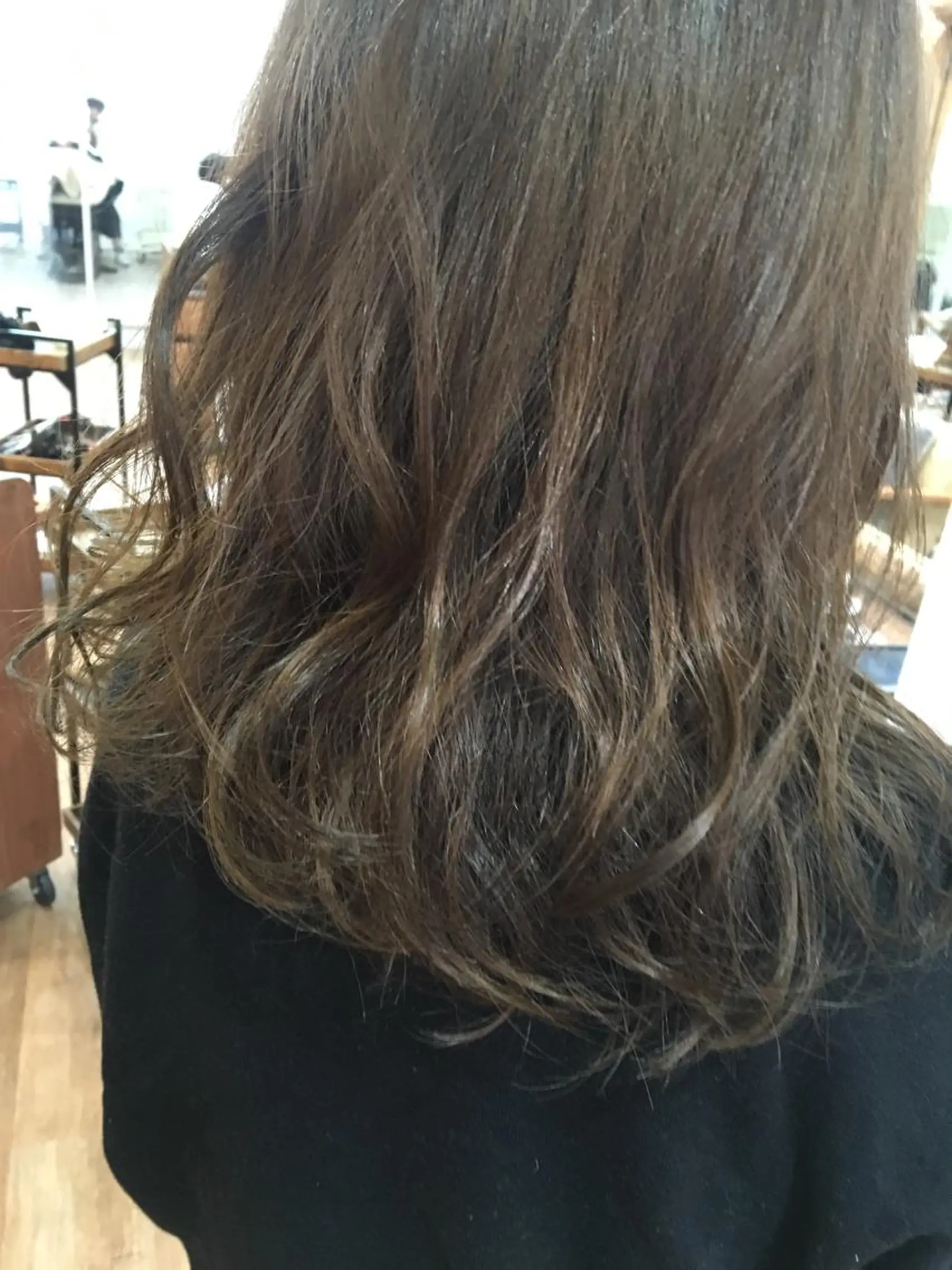 ミディアム カラー グレージュ moku所属・【mokuオーナー】 すずきちはるのヘアスタイル