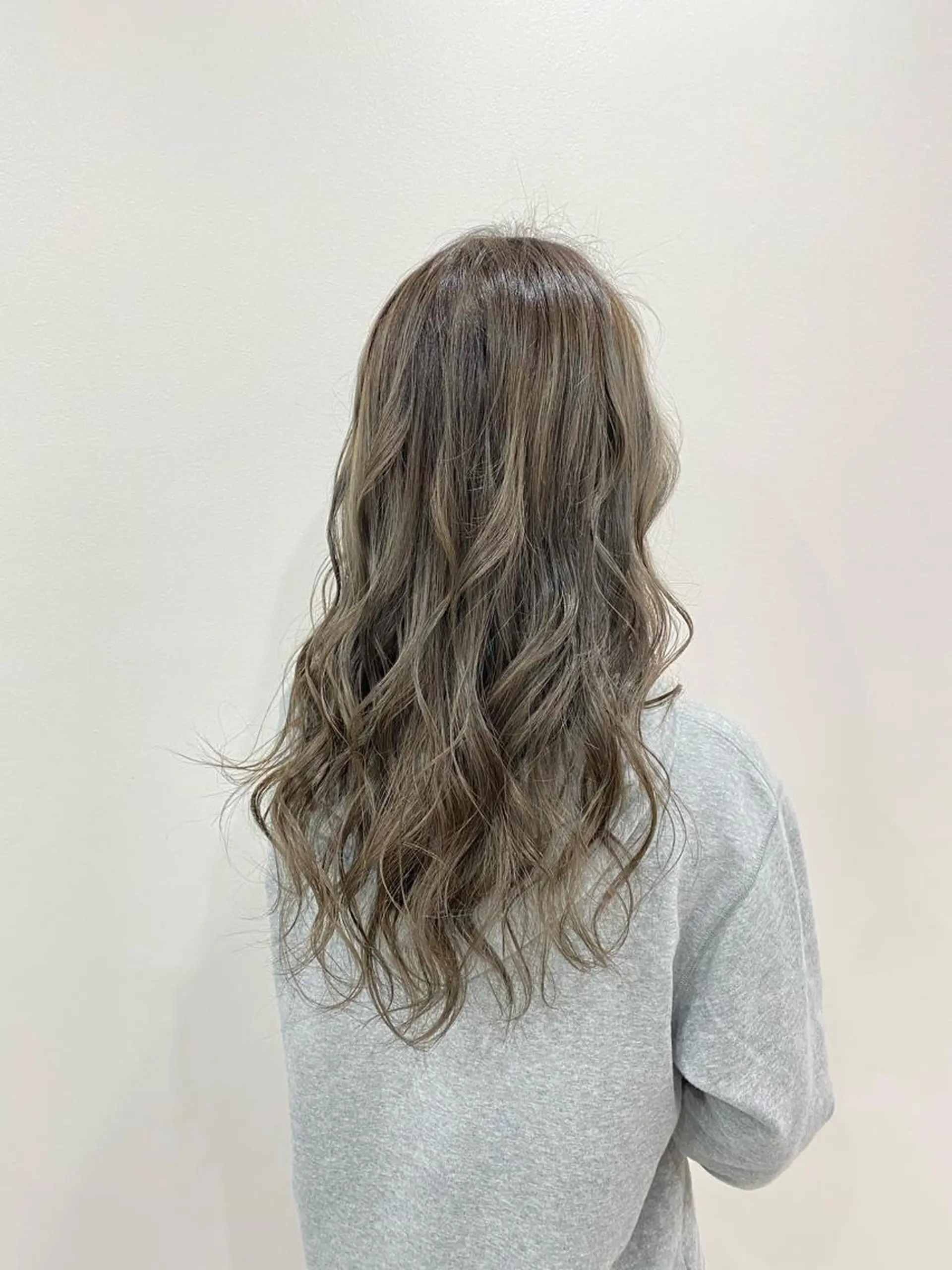 ロング カラー TRUCK トラックのヘアスタイル