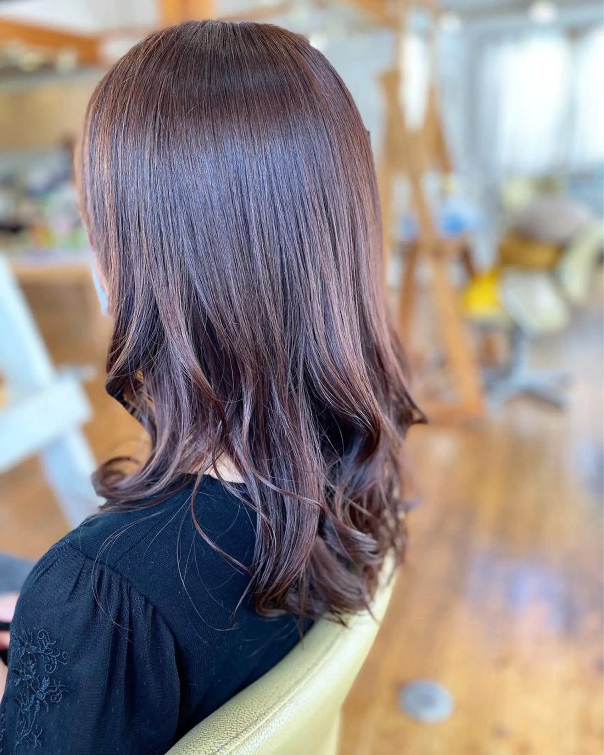 ロング カラー カシス 荒木 ひろかのヘアスタイル