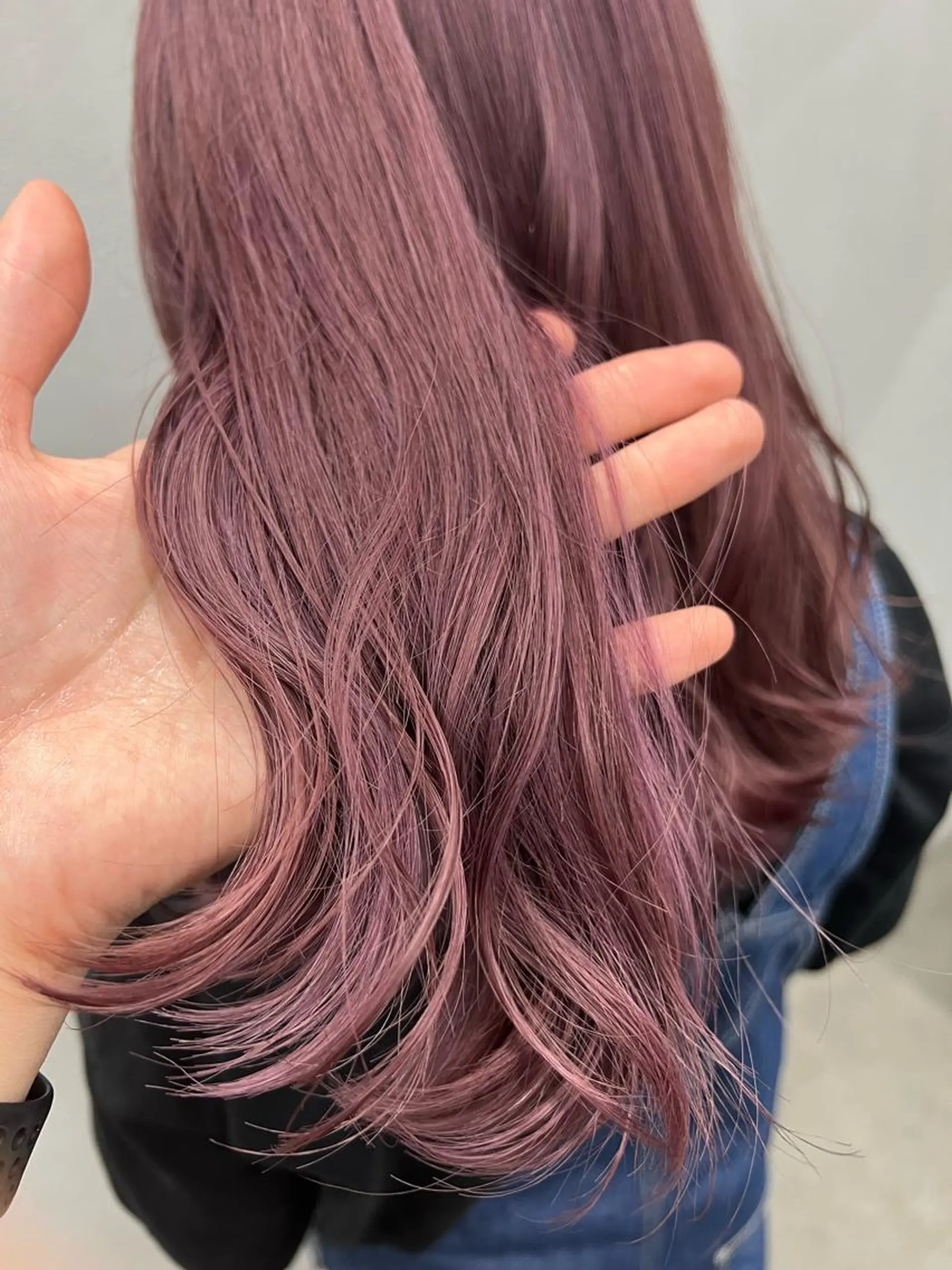 セミロング カット ヘアカラー トリートメント 亀田 泰生のヘアスタイル