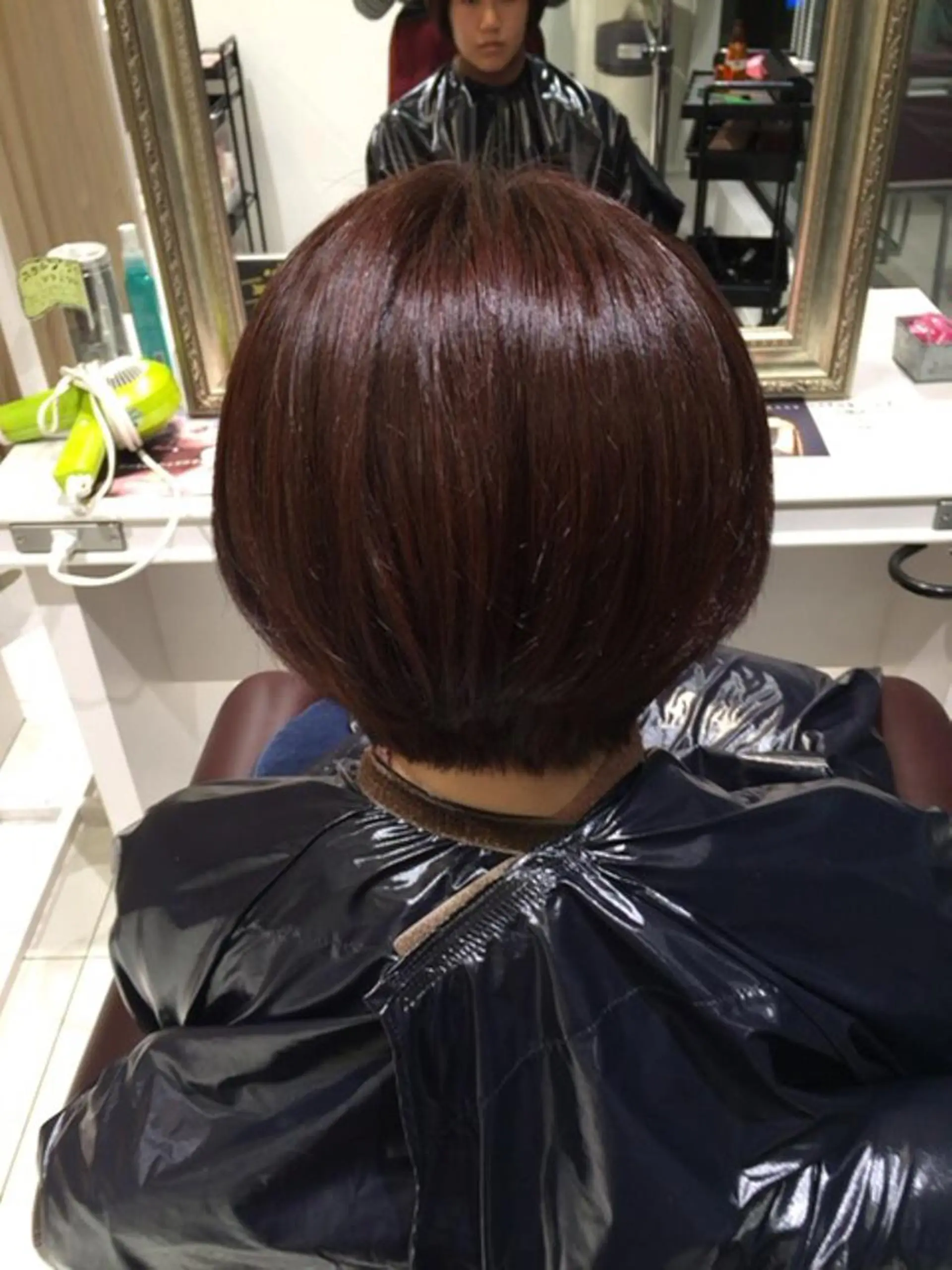カラー イルミナカラー ヘアカラー 仁科 友恵のヘアスタイル