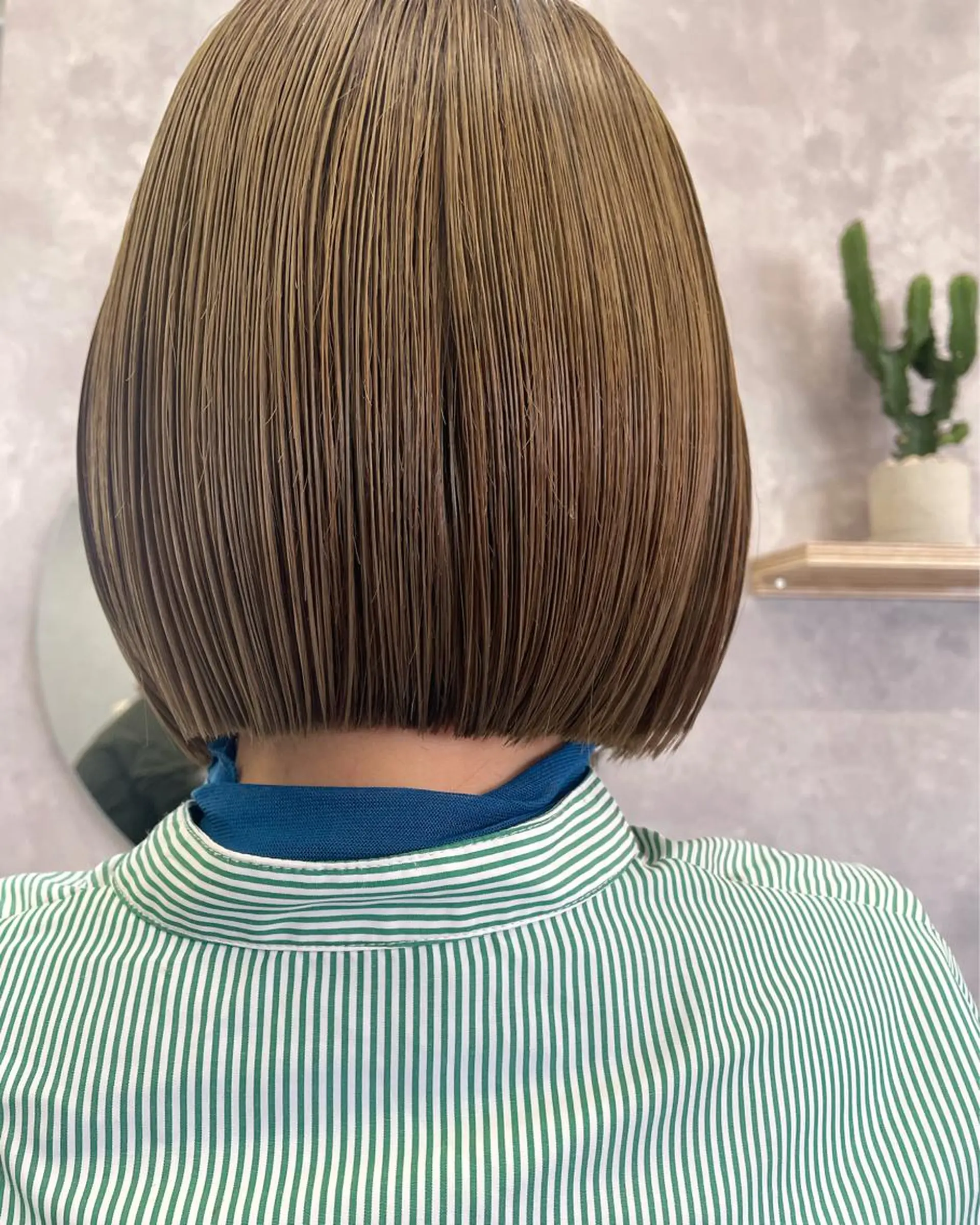 ミディアム カラー yui/ layer cutのヘアスタイル