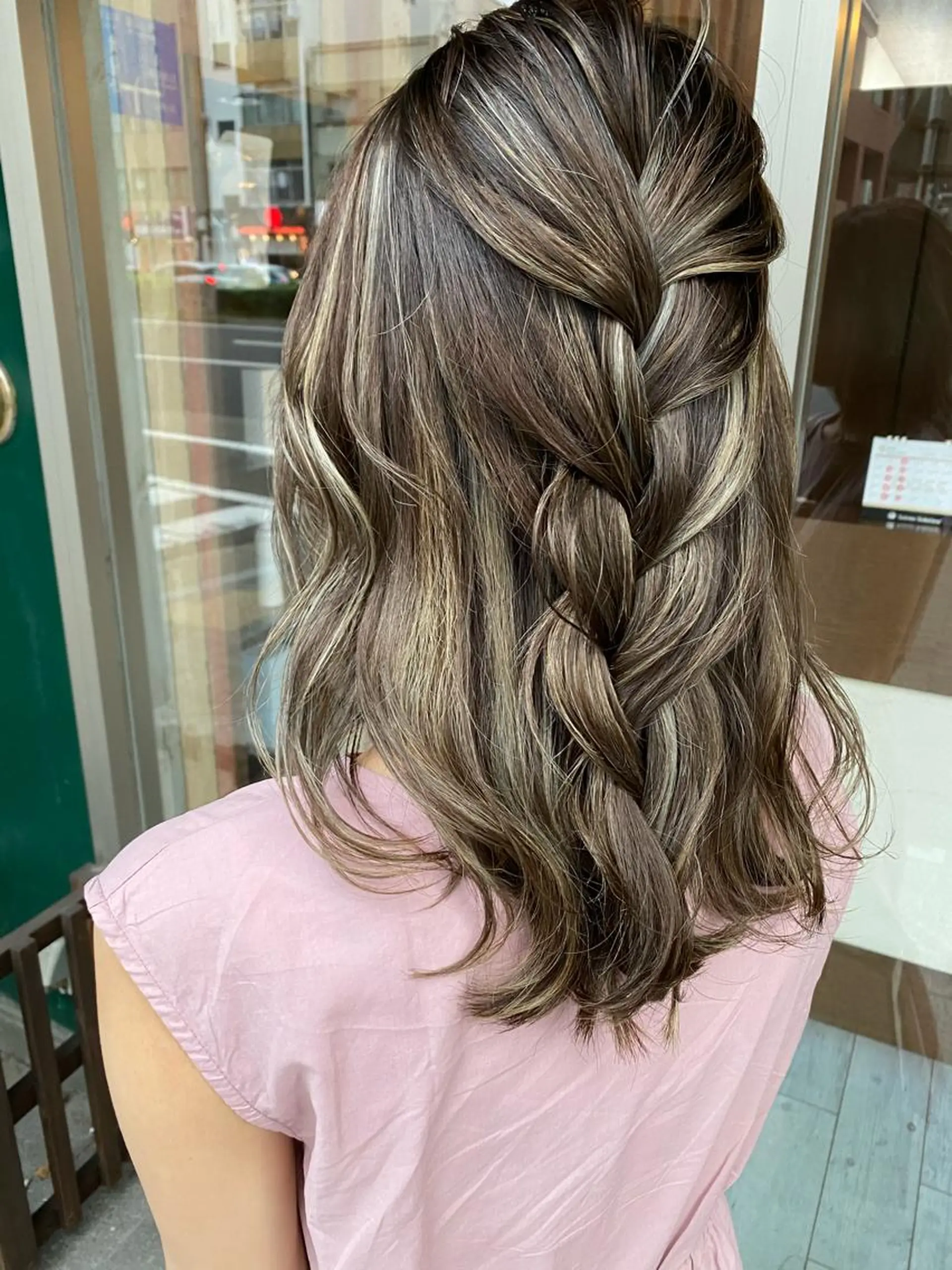 ロング カラー グレージュ ハイライトカラー ハイライト カット ヘアカラー トリートメント 日比 貴大/ minim hairのヘアスタイル