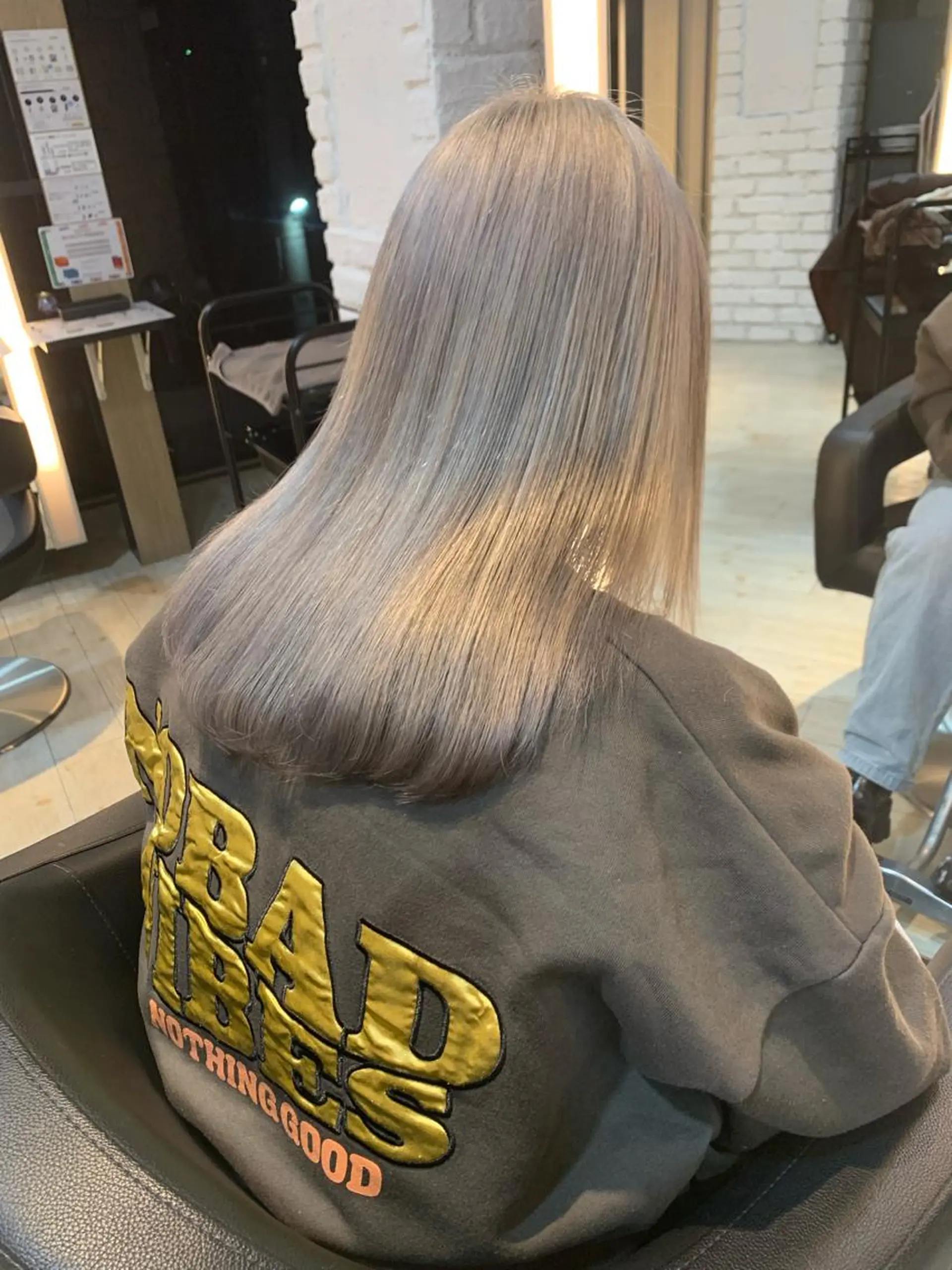 ロング カラー シルバー カット ヘアカラー トリートメント 鈴木直之/ハイトーン /ボブ/美髪矯正のヘアスタイル