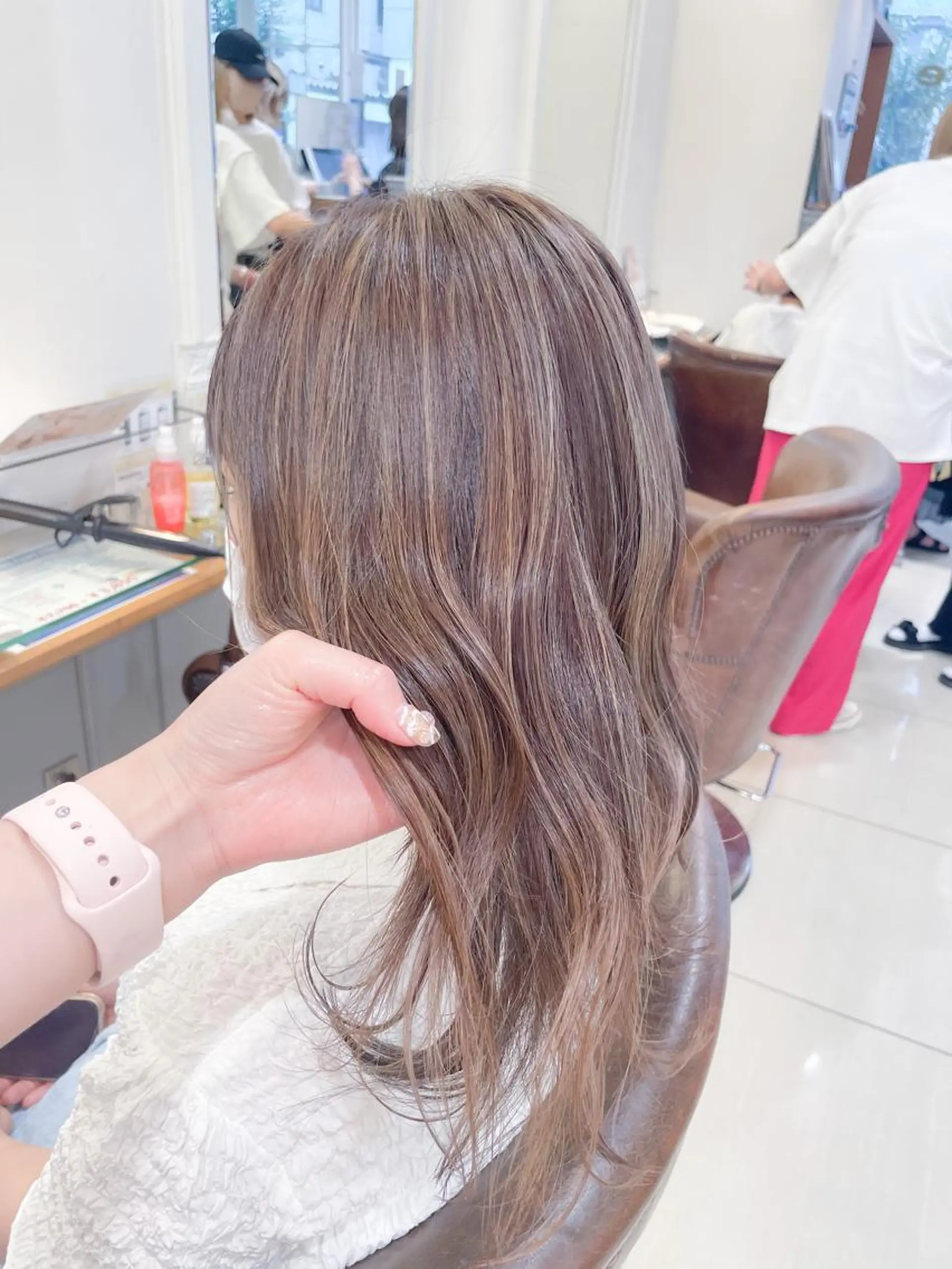 セミロング 3Dハイライト ハイライト ヘアカラー トリートメント ヘッドスパ ✨カラー支持No.1 🧸ワキ カナコ🧸のヘアスタイル