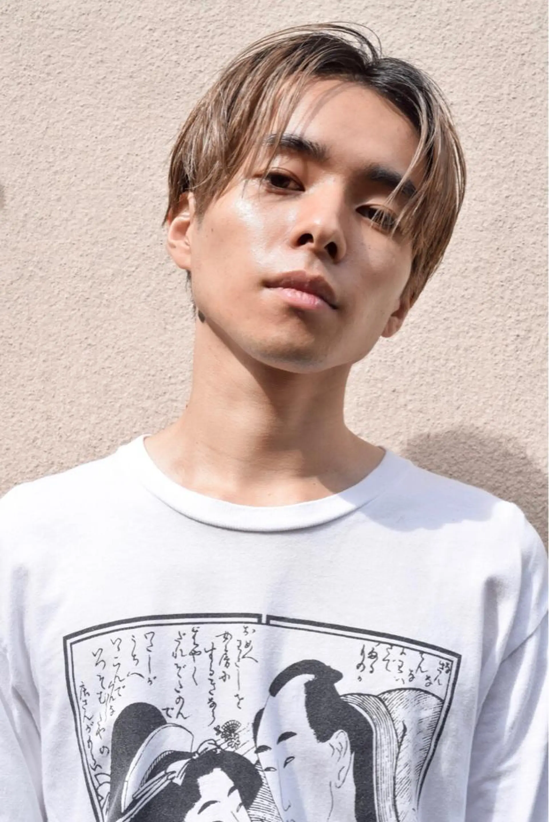 ショート カラー メンズ センターパート カット ヘアカラー トリートメント Loom.所属・村上雅人 ナチュラルモードのヘアスタイル