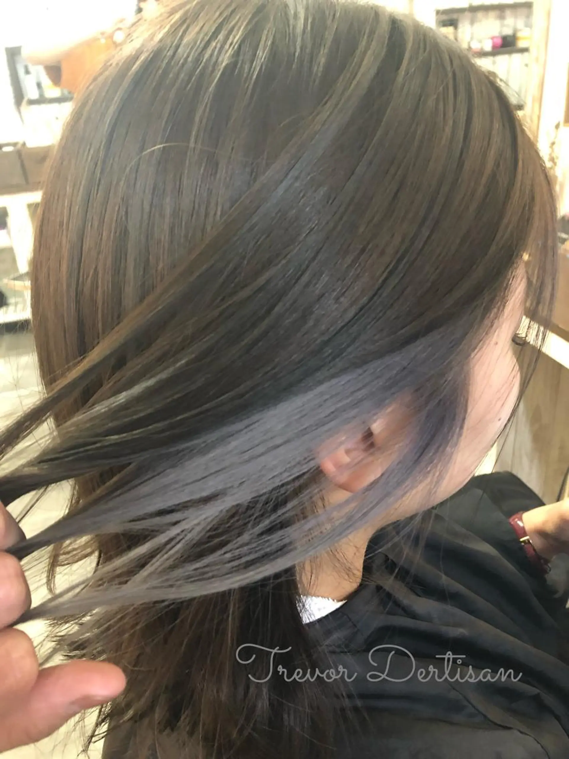 ショート カラー アディクシーカラー ブリーチ ケアブリーチ インナーカラー シルバー 森田 一平のヘアスタイル