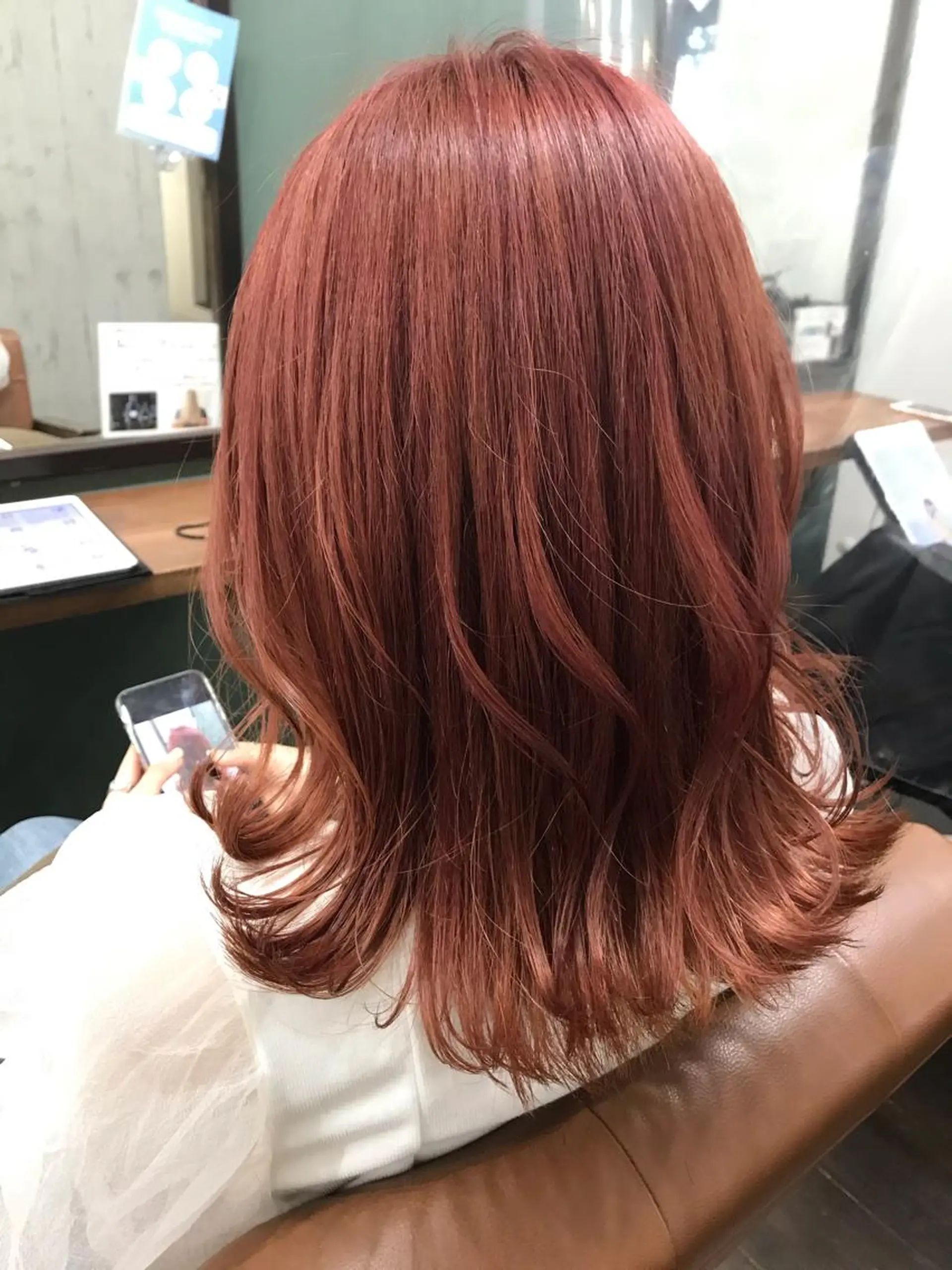 セミロング カラー セミロングパーマ アッシュ アッシュブラウン ベージュカラー 黒髪 小久保 淳平のヘアスタイル
