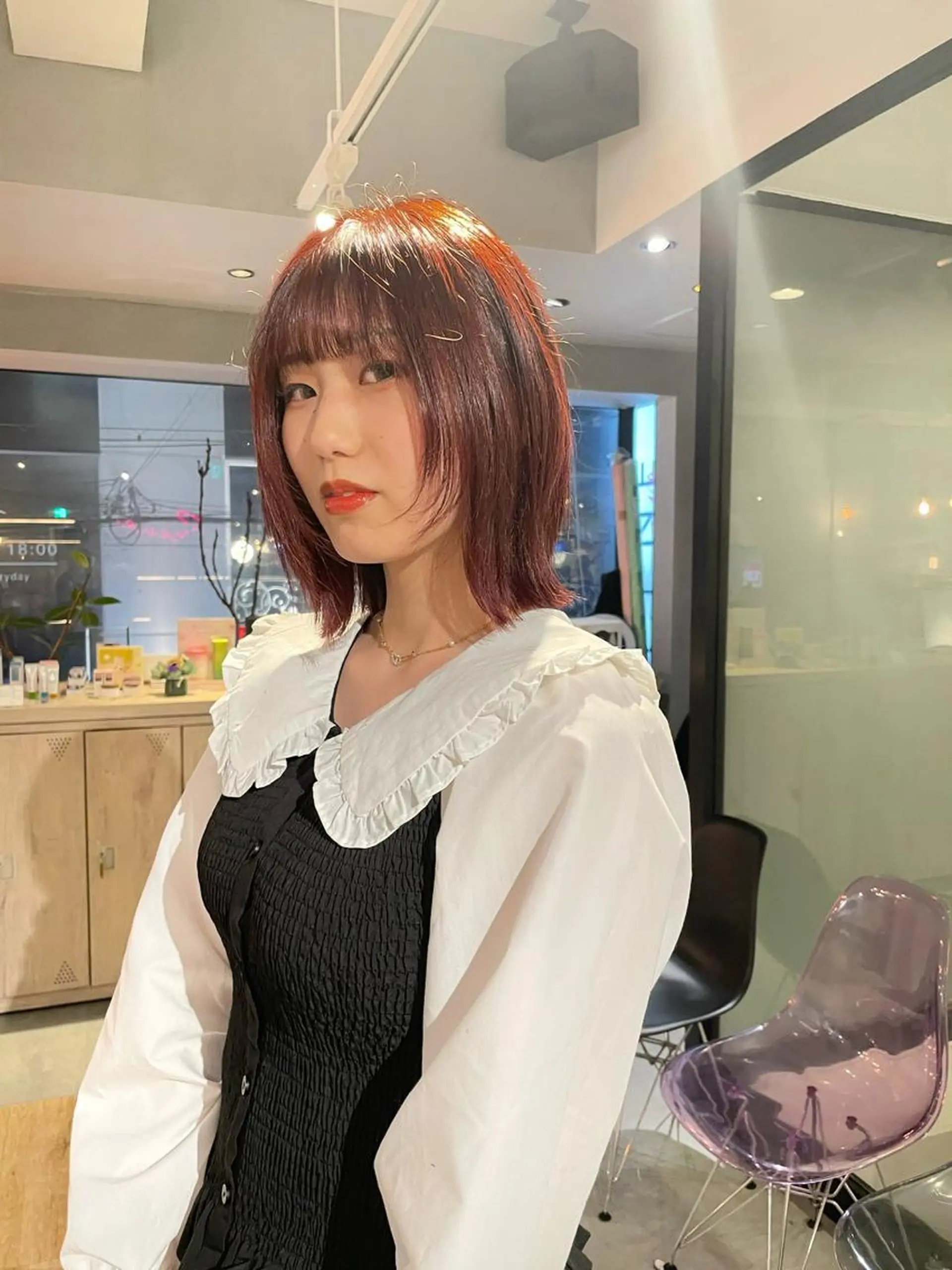 ショート カラー ヘアカラー ぱつっとボブ 古家 佑真のヘアスタイル