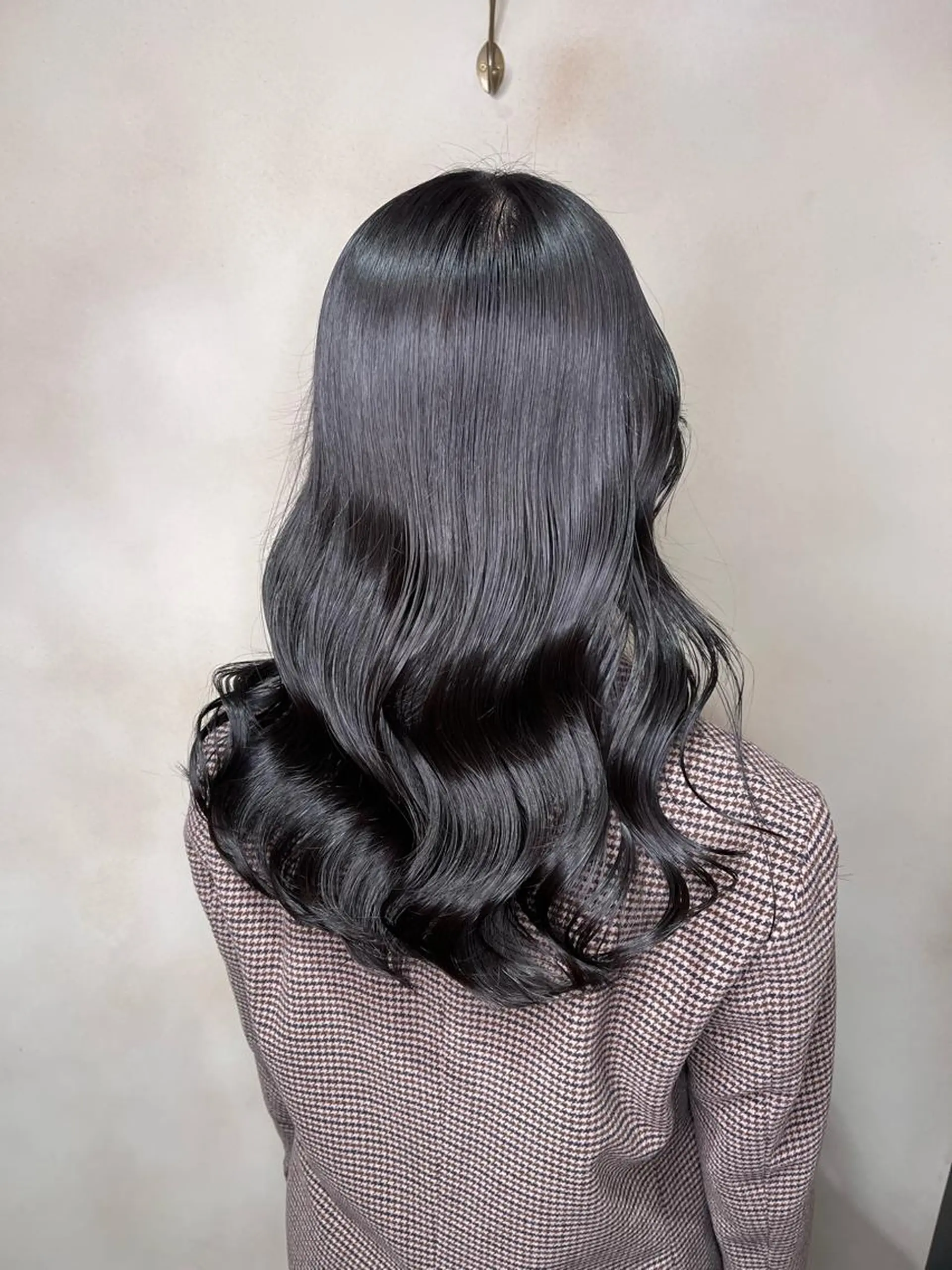 ロング カラー アッシュ アッシュブラック 黒髪 泉 堅也のヘアスタイル