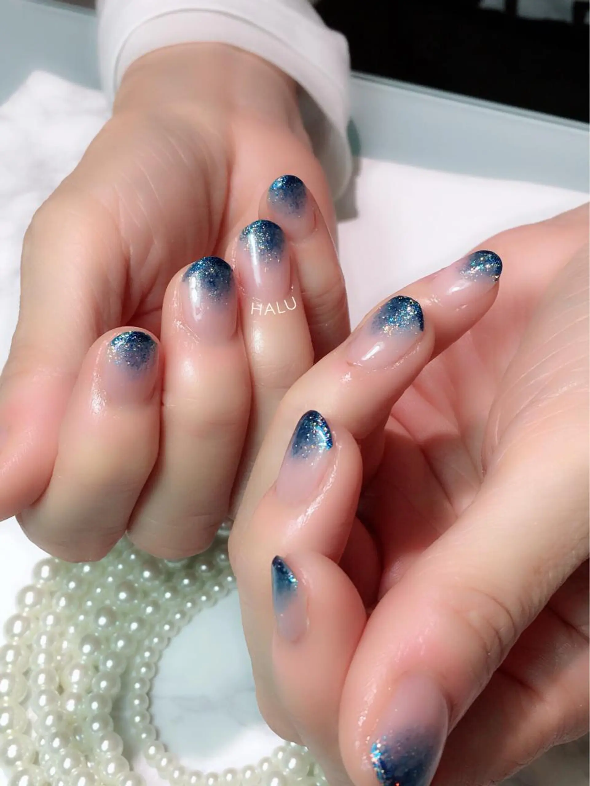 ネイル ブルー グラデーション キラキラネイル HALU ハルのネイルデザイン