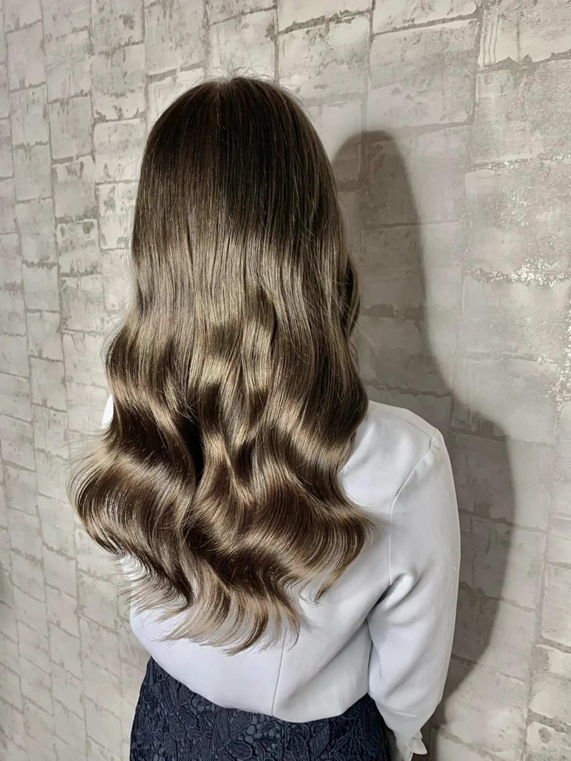 セミロング カラー ブリーチ 透明感カラー デート BOOTH share saron所属・今井 勝也のヘアスタイル